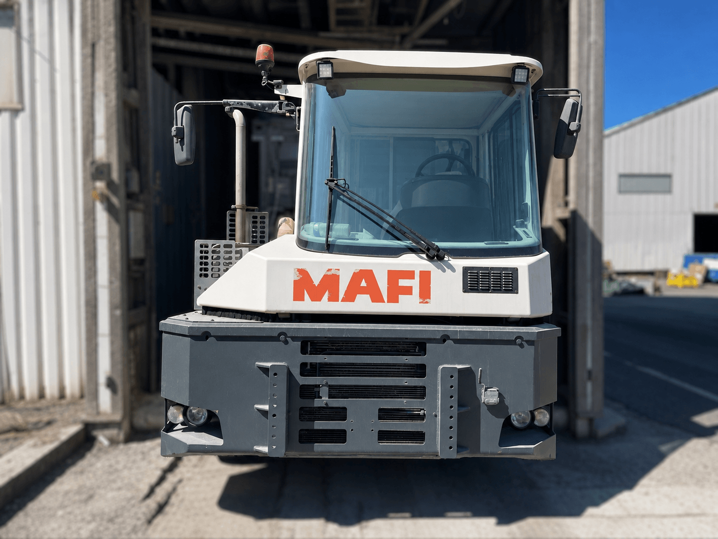 Tracteur industriel Mafi R332