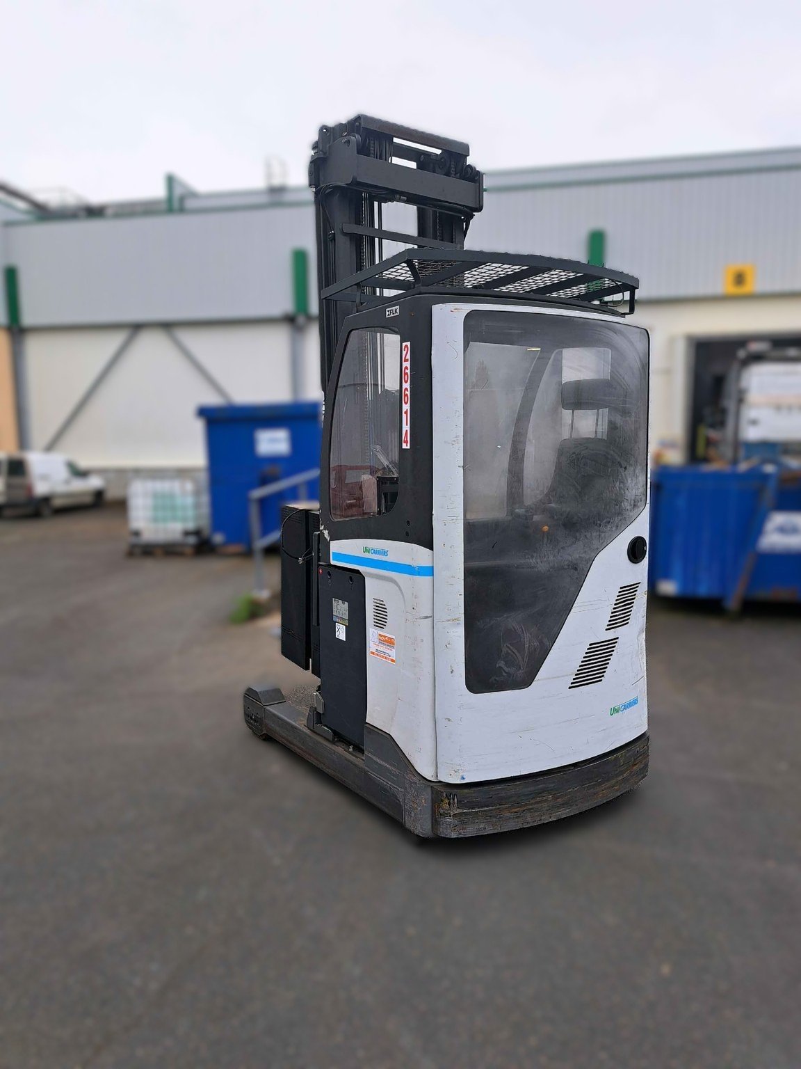 Chariot à mât rétractable UniCarriers UMS200