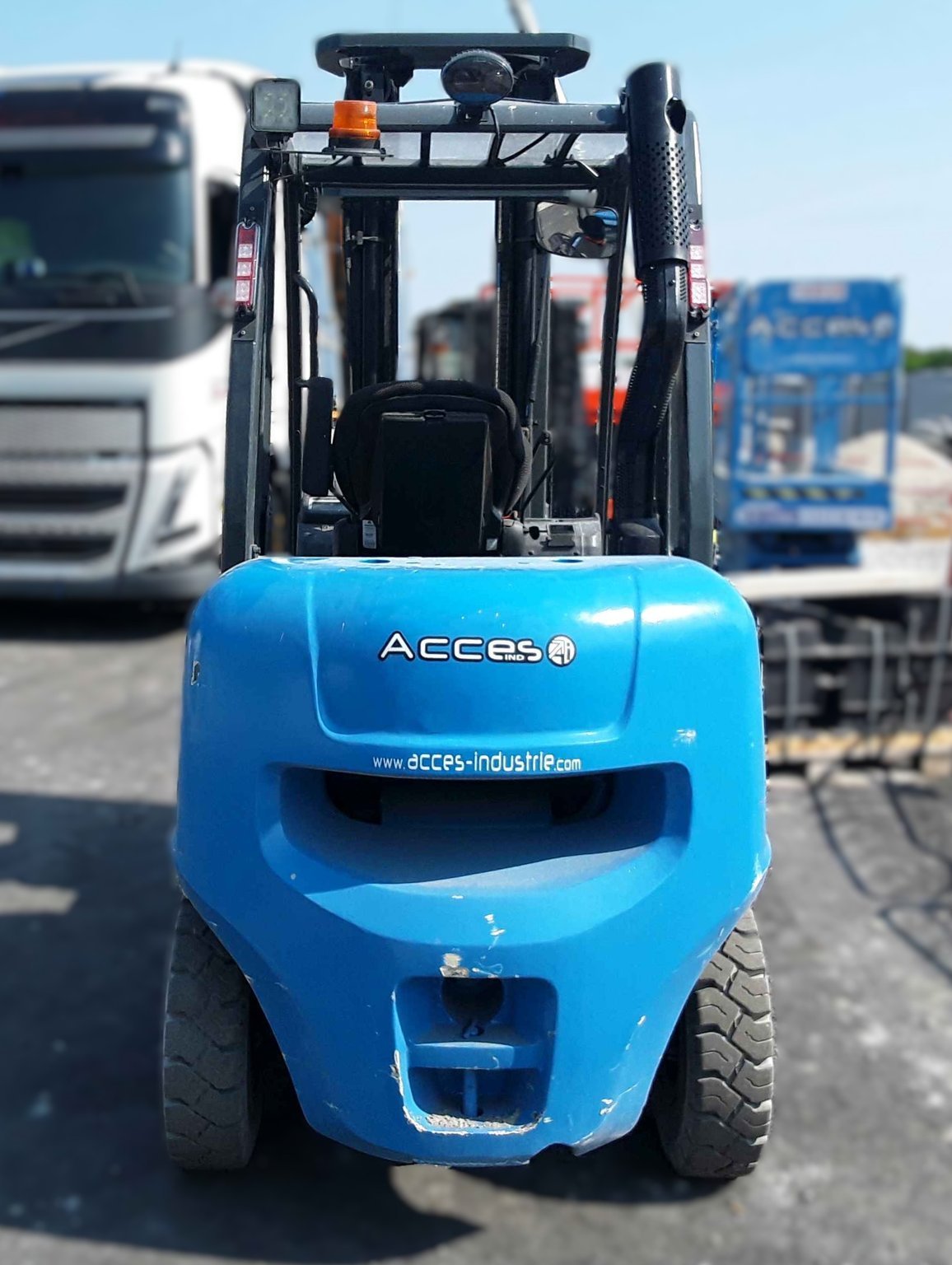 Chariot élévateur frontal UniCarriers DX32D