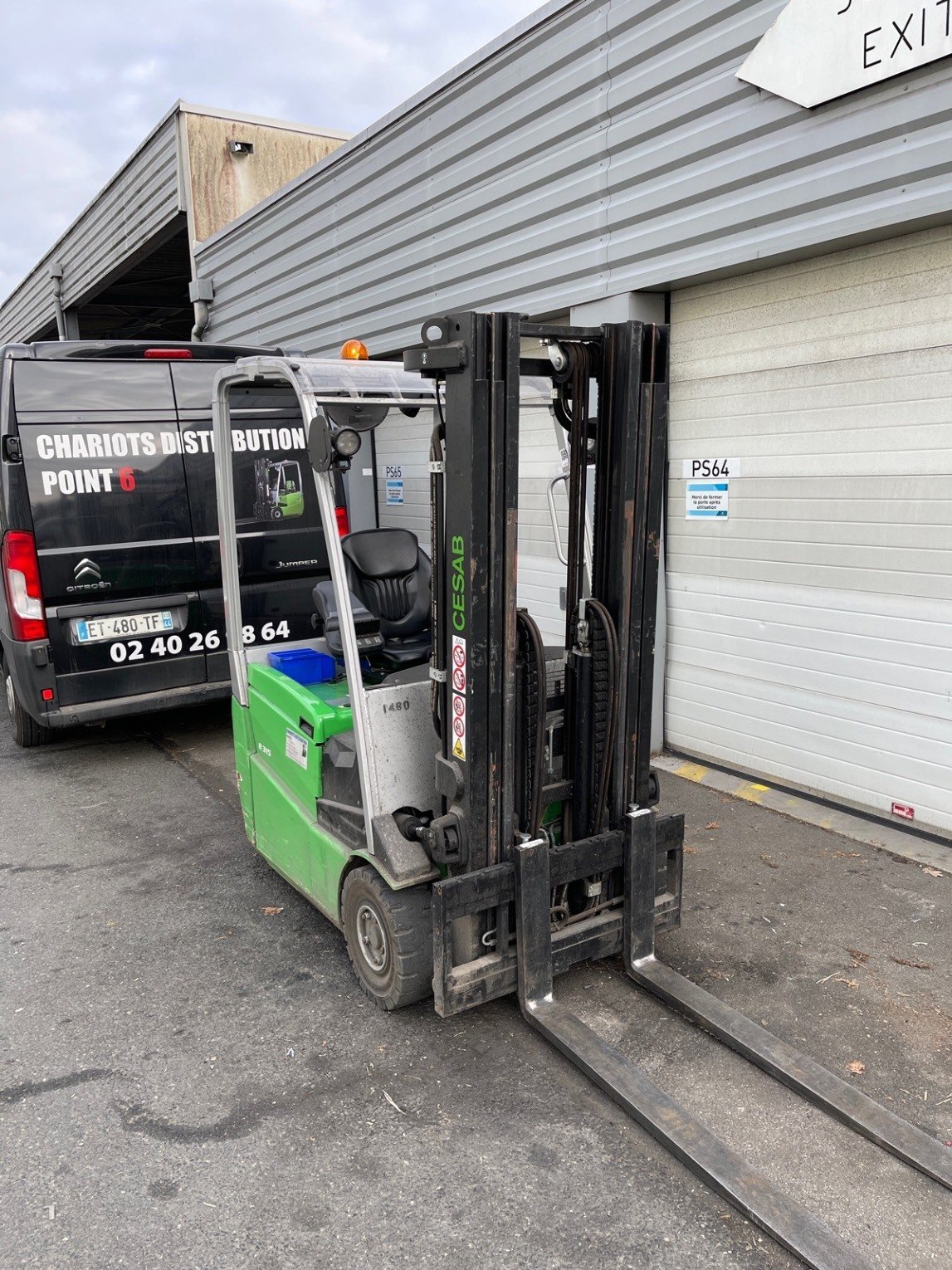 Chariot élévateur frontal CESAB B315