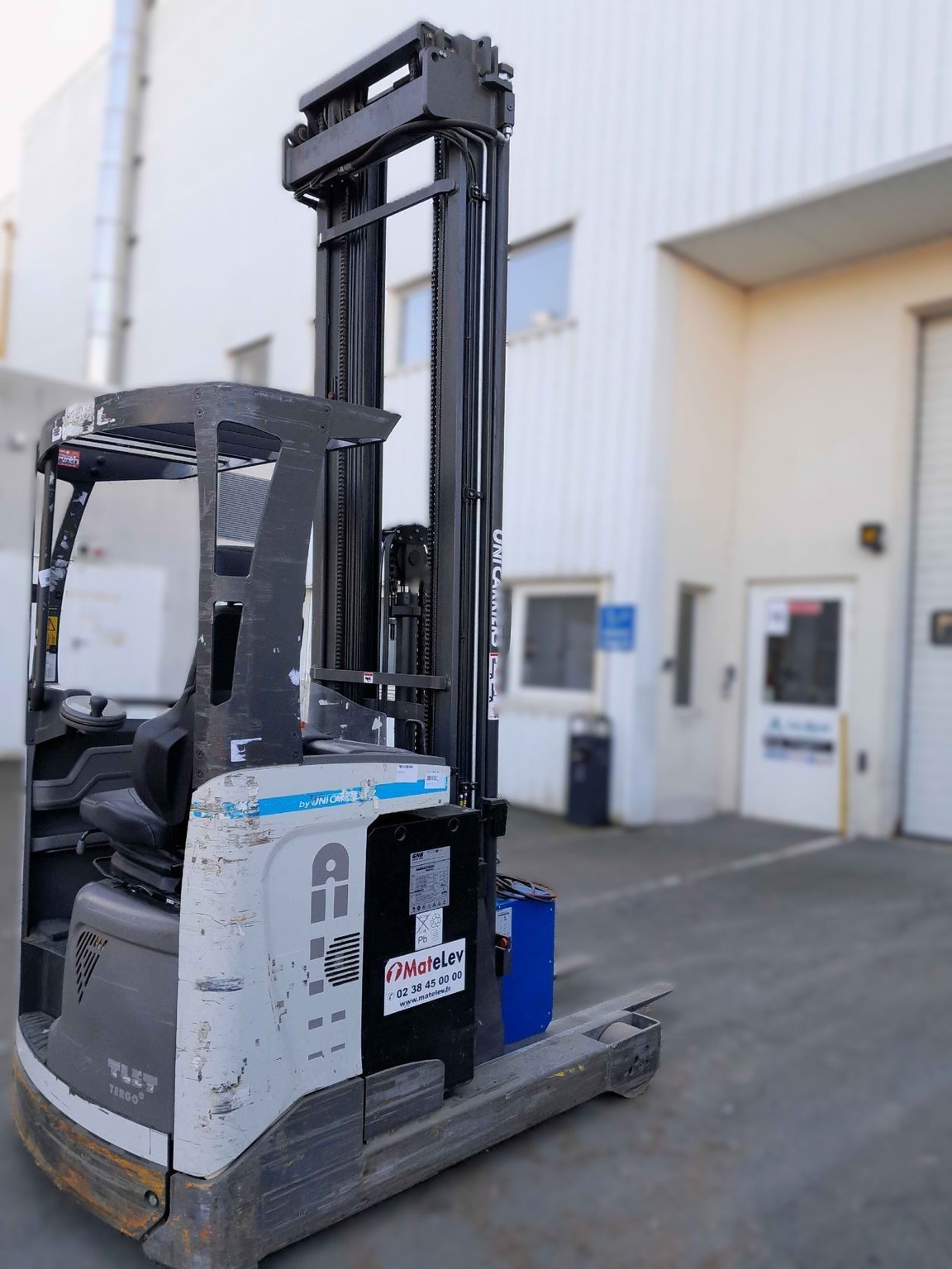 Chariot à mât rétractable UniCarriers UMS160