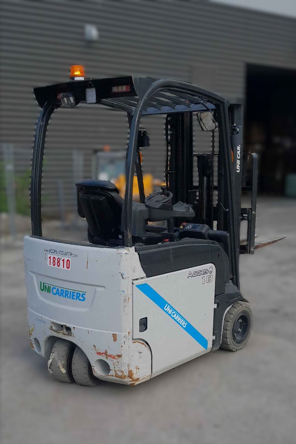 Chariot élévateur frontal UniCarriers A2N1L18Q