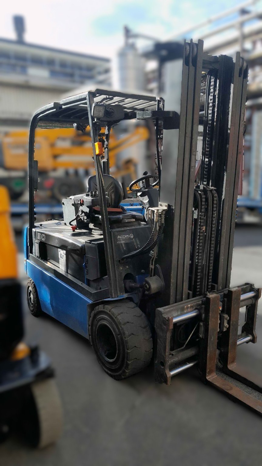 Chariot élévateur frontal UniCarriers QX2-30