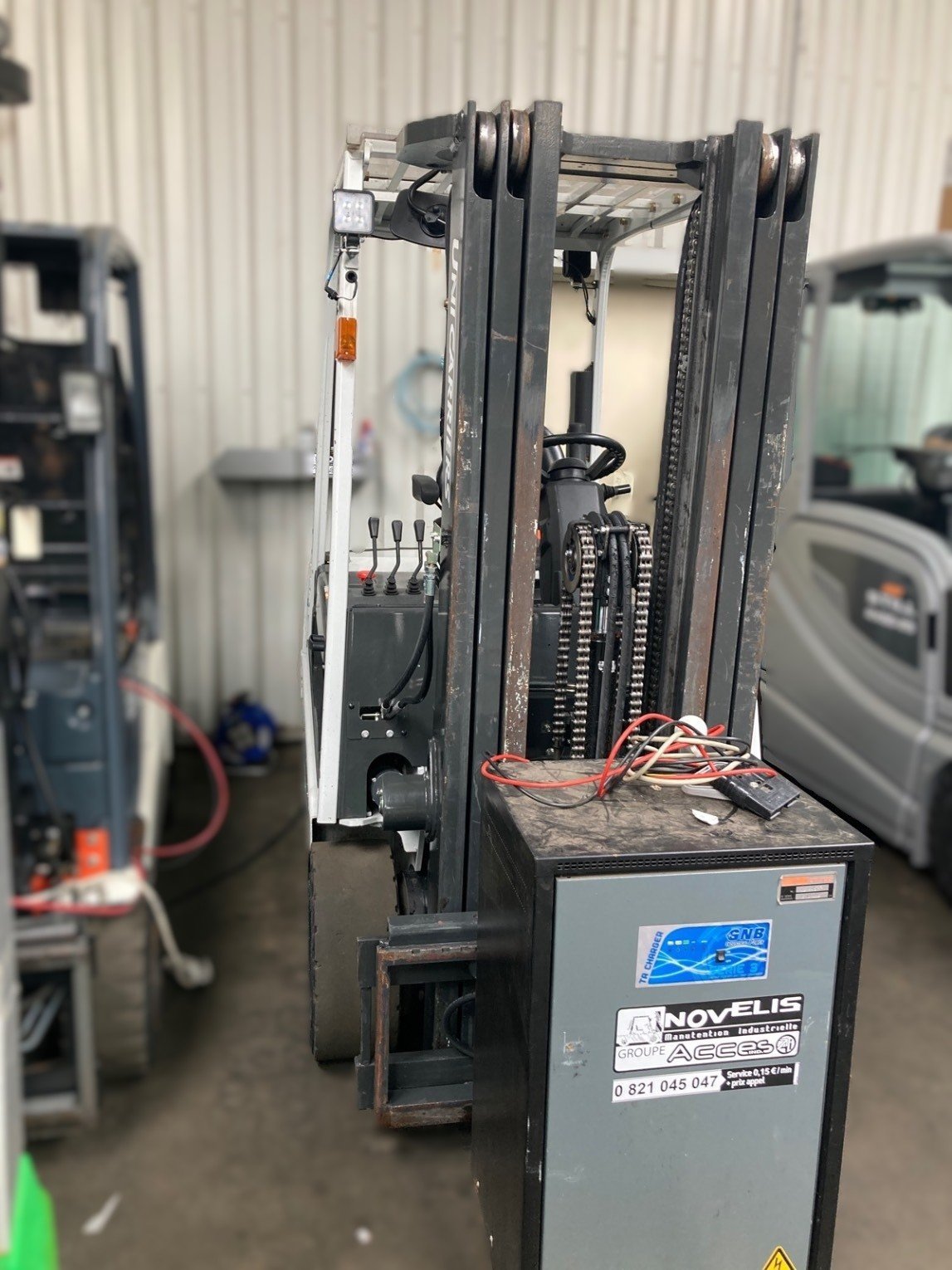 Chariot élévateur frontal UniCarriers QX2-25