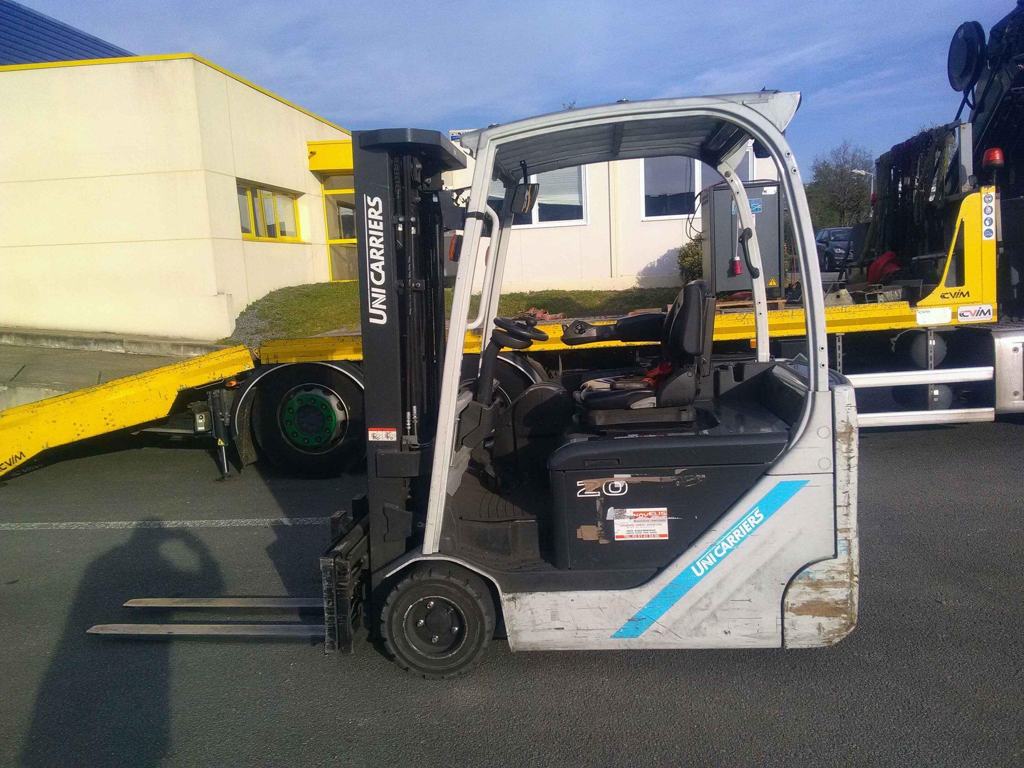 Chariot élévateur frontal UniCarriers TX3-20L