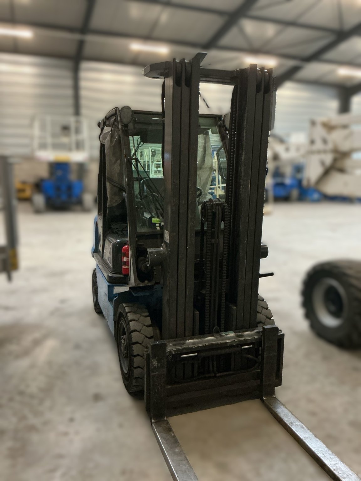 Chariot élévateur frontal UniCarriers DX25D