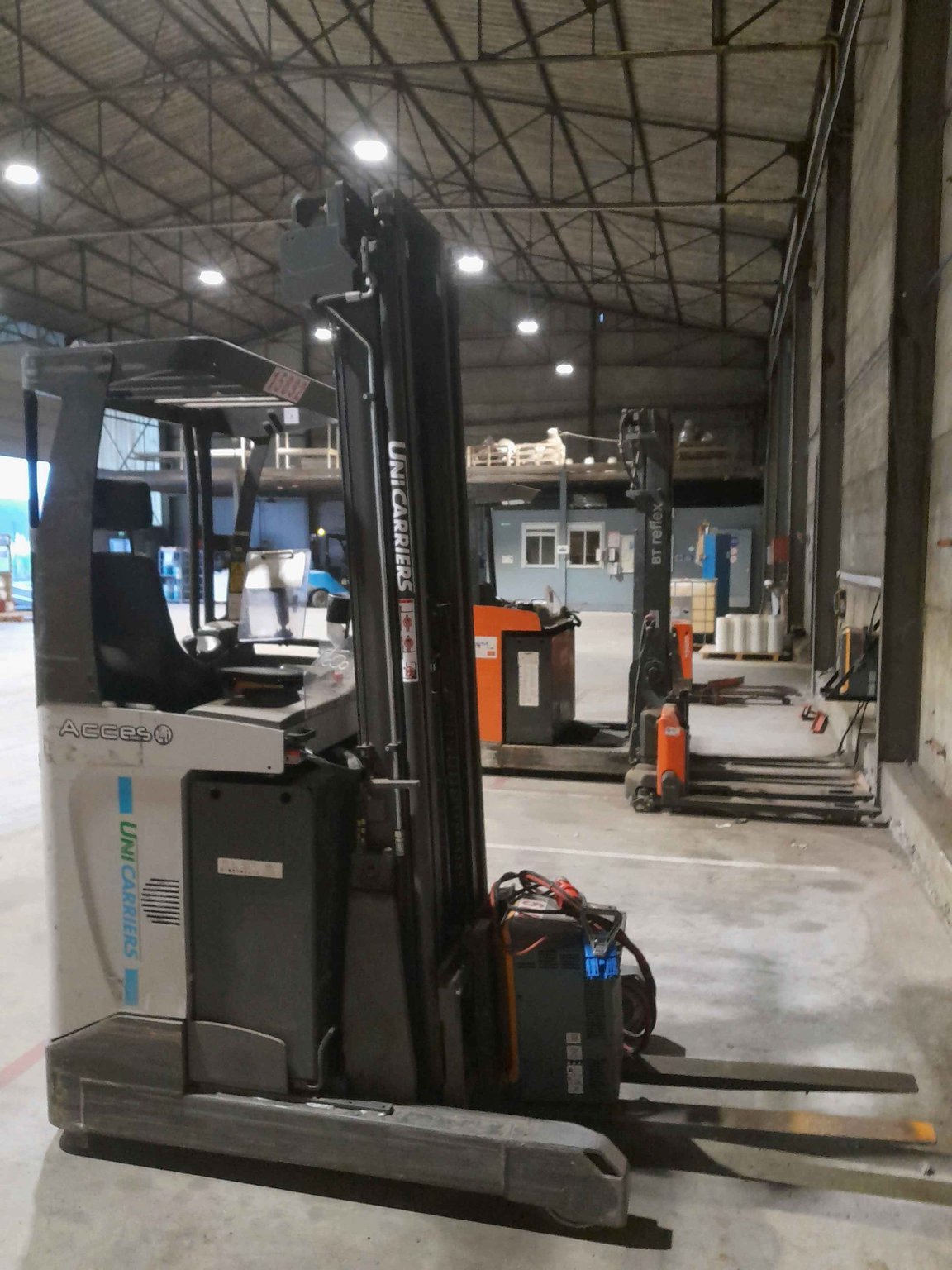 Chariot à mât rétractable Nissan ULS 120