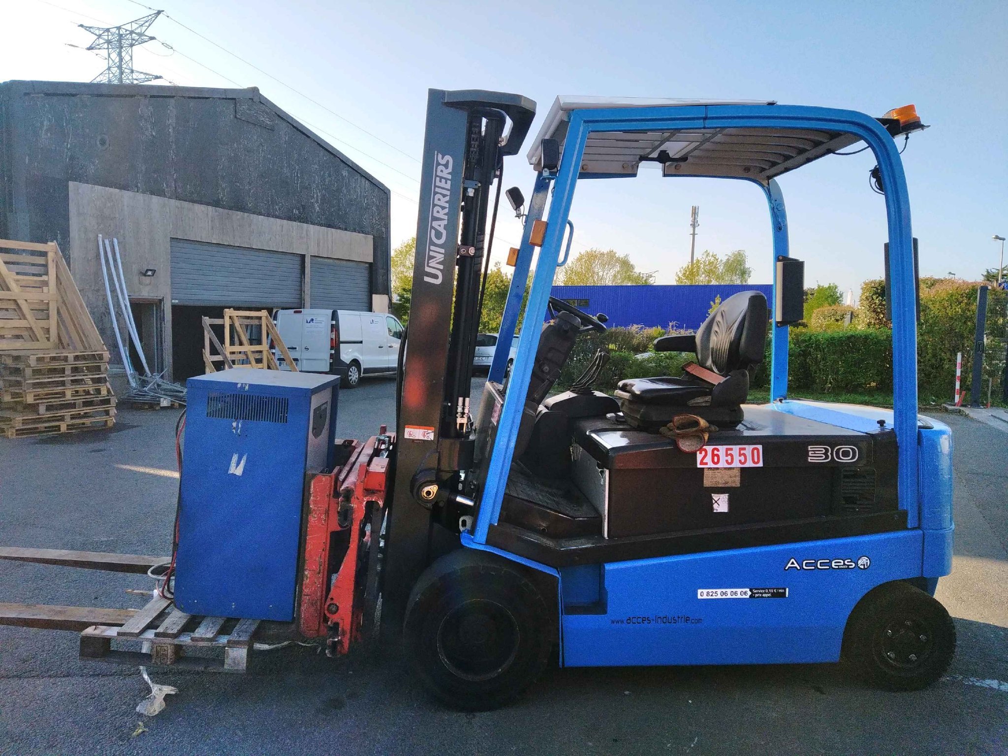 Chariot élévateur frontal UniCarriers QX2-30H