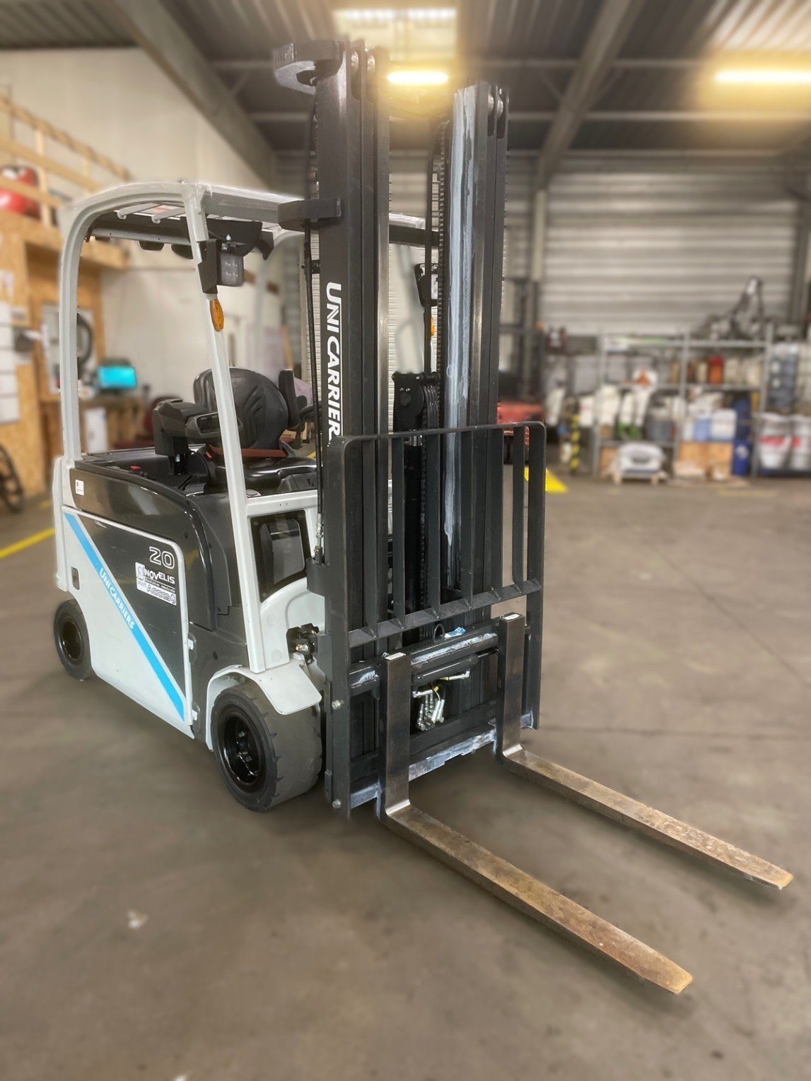 Chariot élévateur frontal UniCarriers TX4-20L