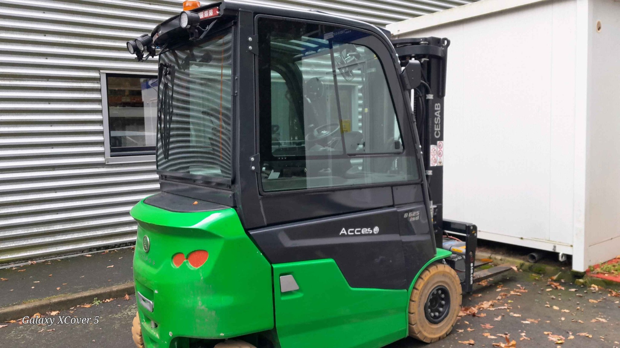 Chariot élévateur frontal CESAB B625II