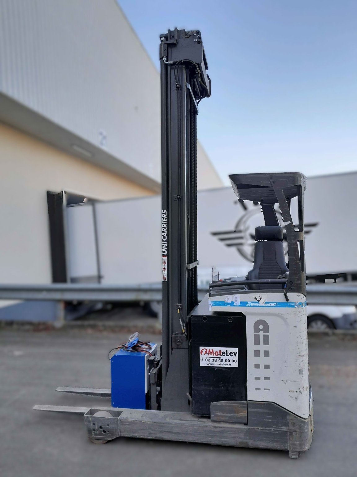 Chariot à mât rétractable - UMS160