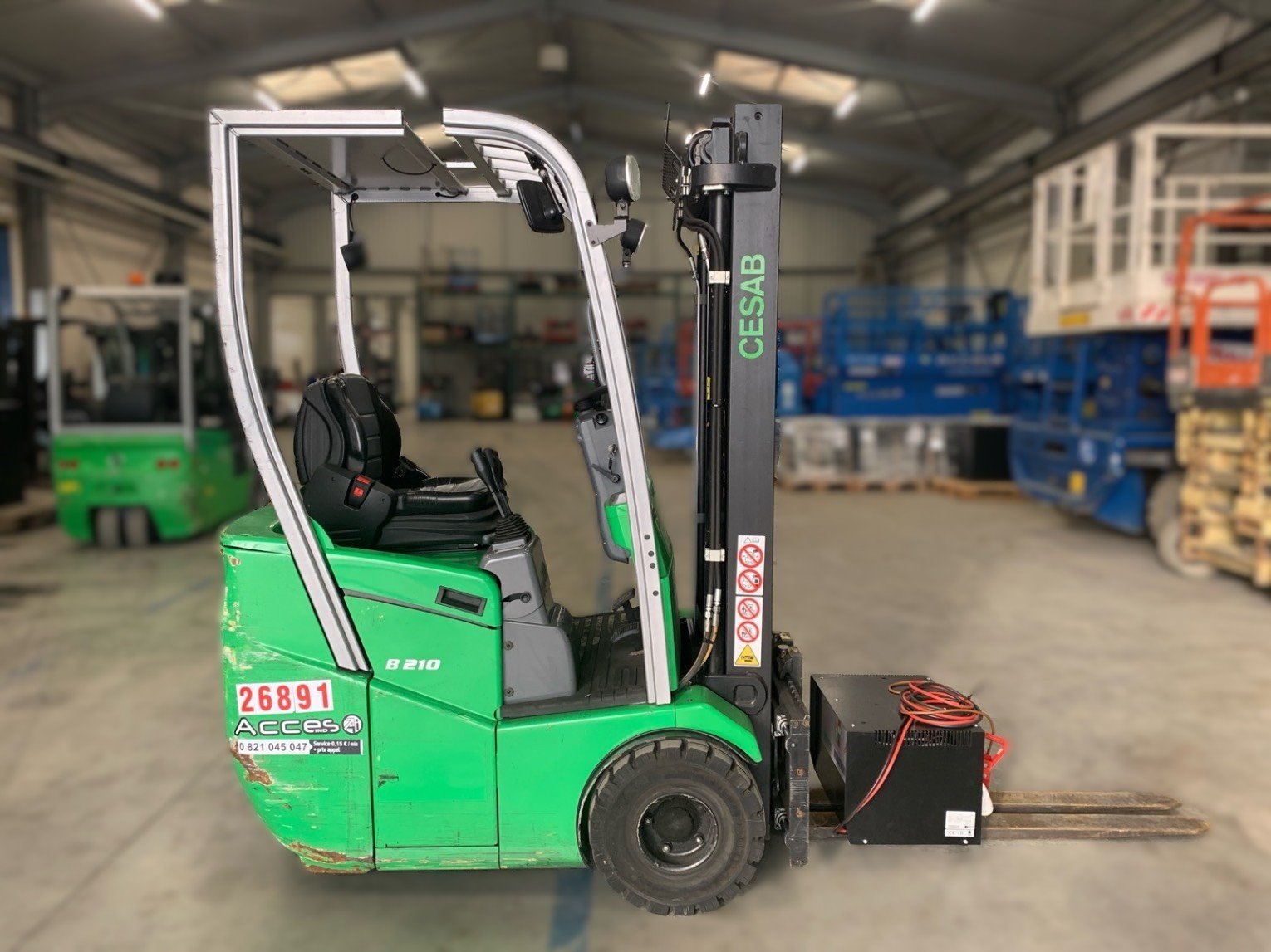 Chariot élévateur frontal CESAB B210