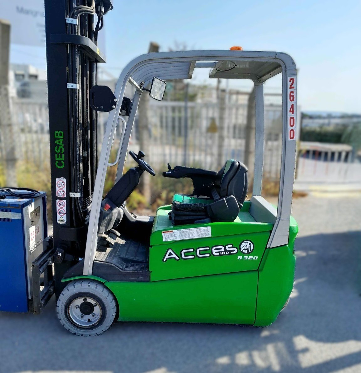 Chariot élévateur frontal CESAB B320
