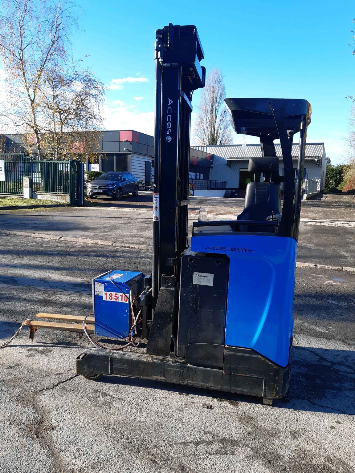 Chariot à mât rétractable UniCarriers ULS140