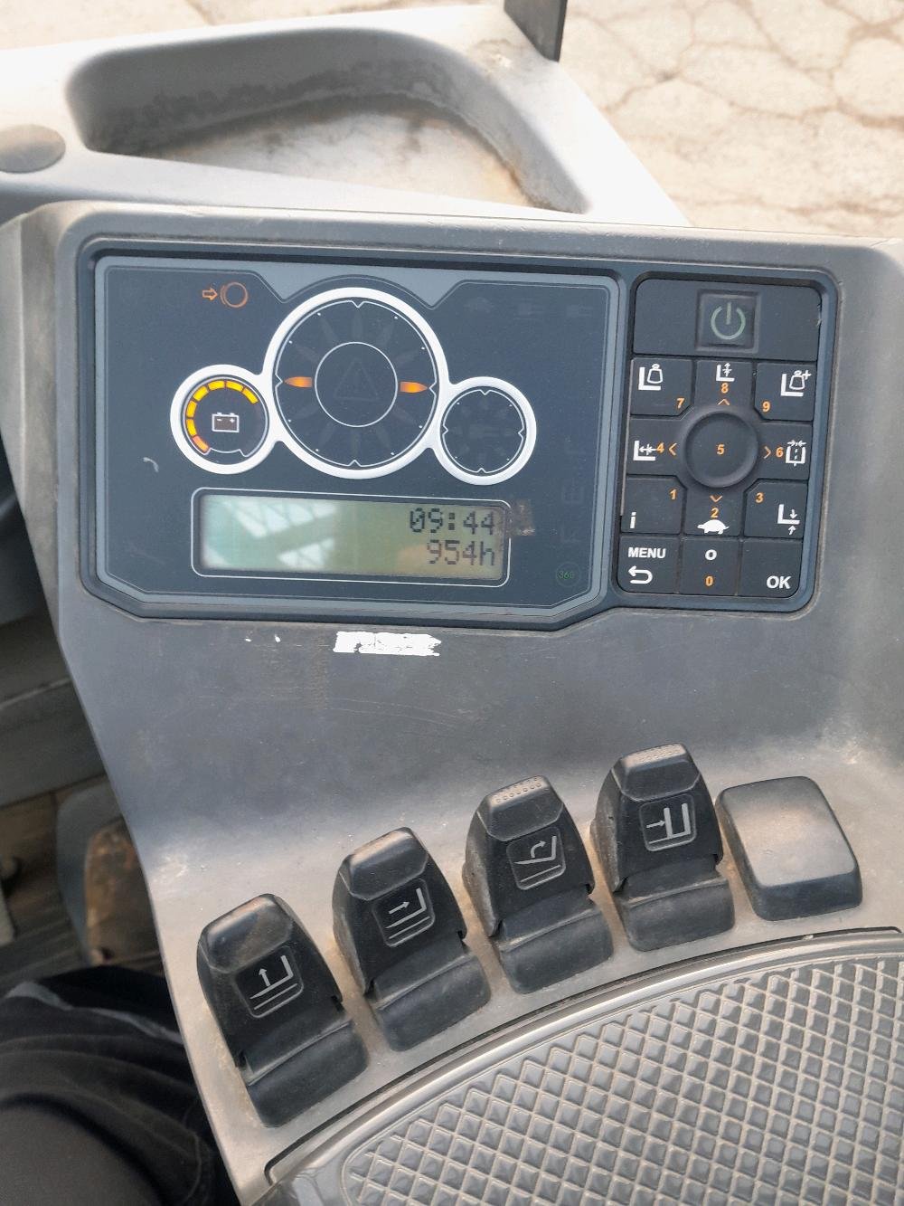 Chariot à mât rétractable UniCarriers UMS160