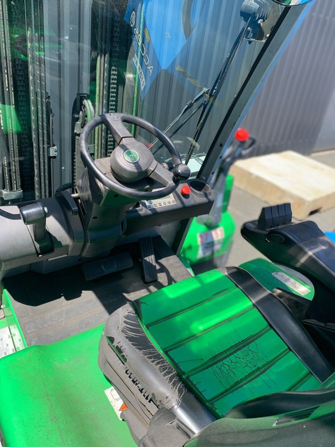 Chariot élévateur frontal CESAB B630