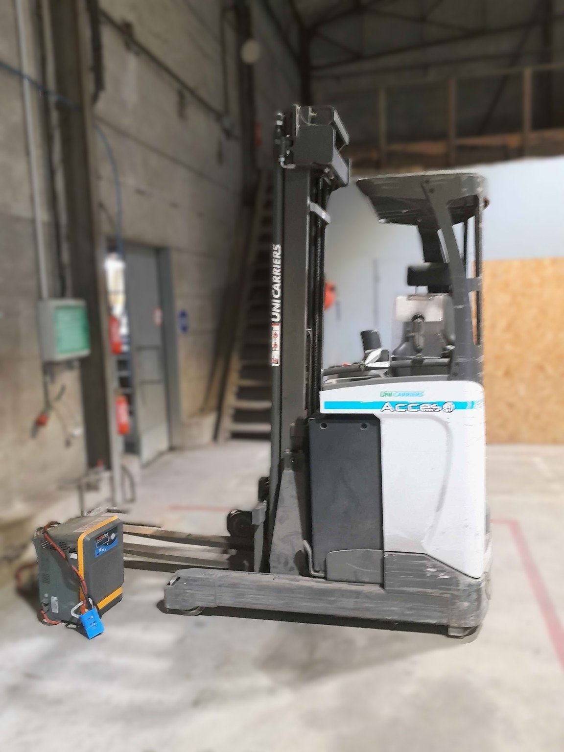 Chariot à mât rétractable Nissan ULS 120