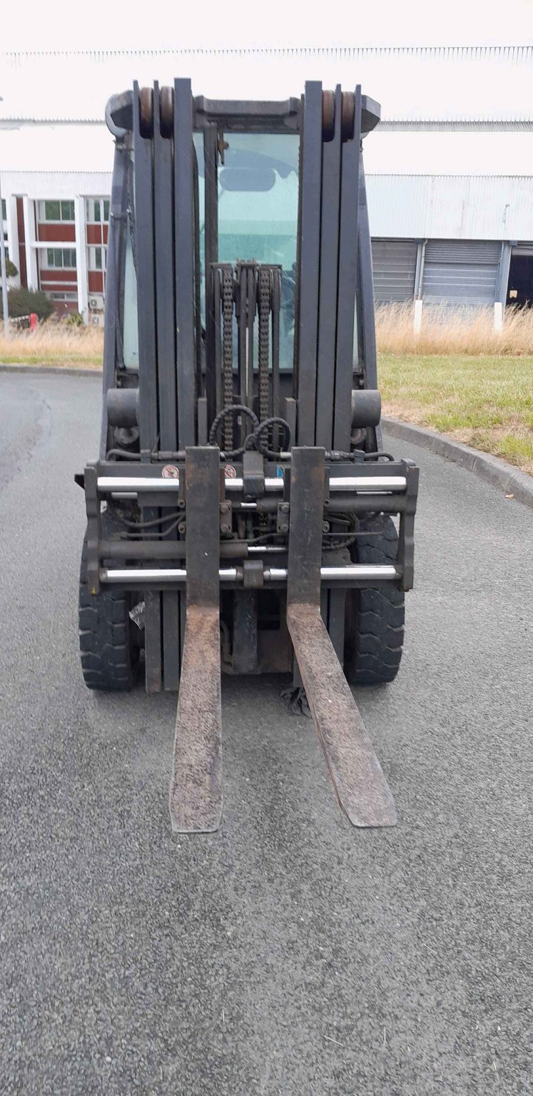 Chariot élévateur frontal UniCarriers DX20D