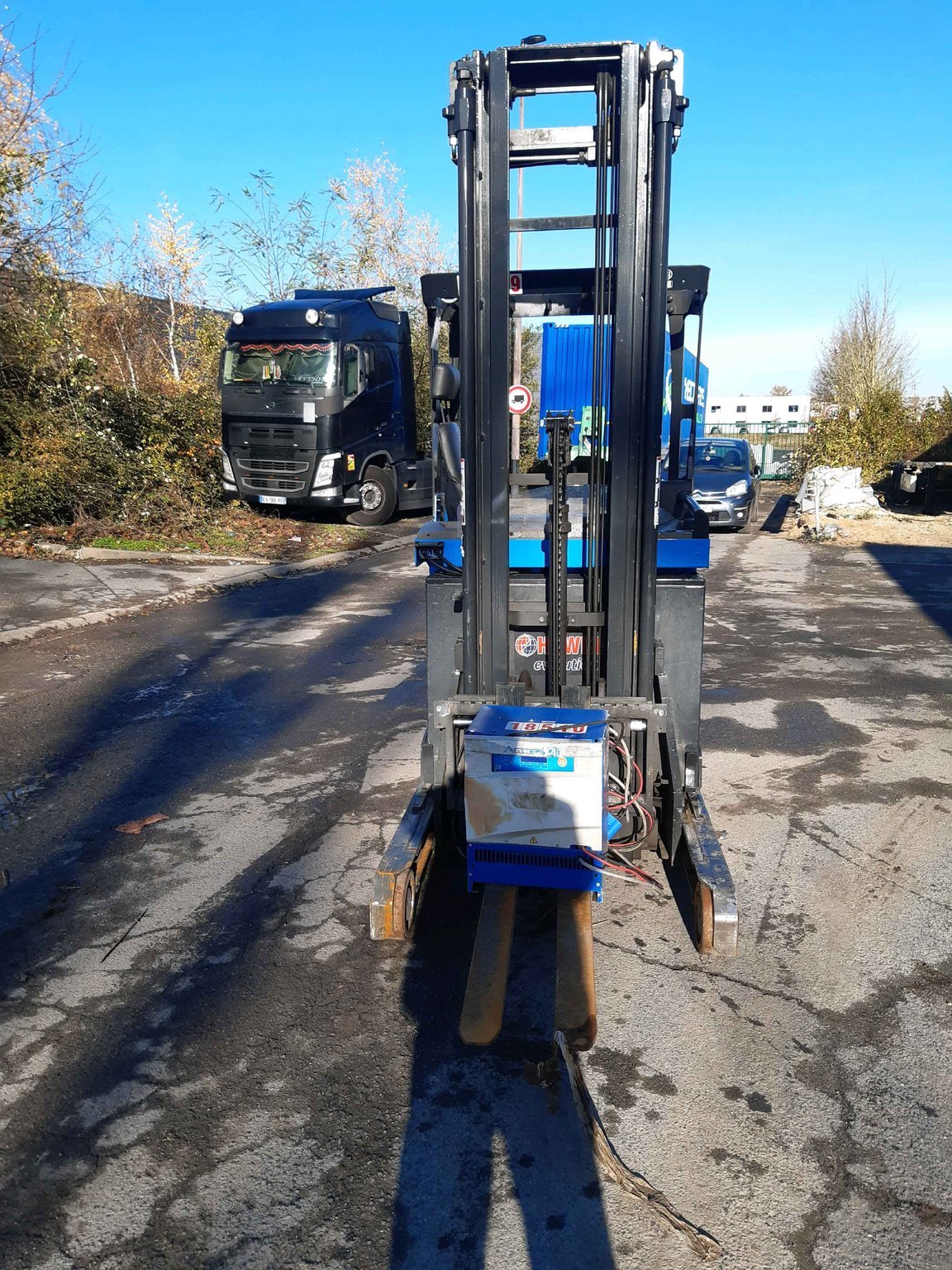 Chariot à mât rétractable UniCarriers ULS140