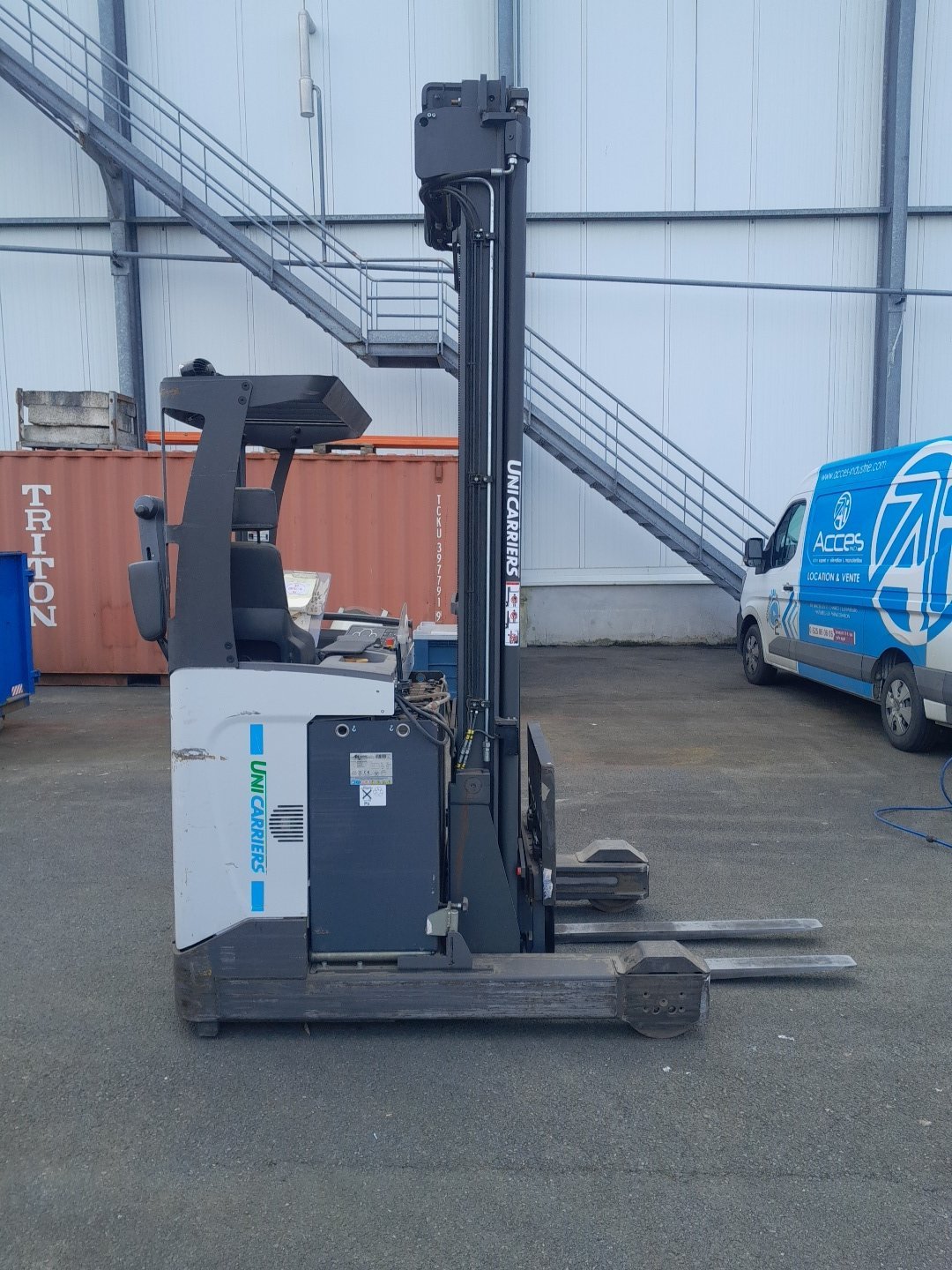 Chariot à mât rétractable - UMS200