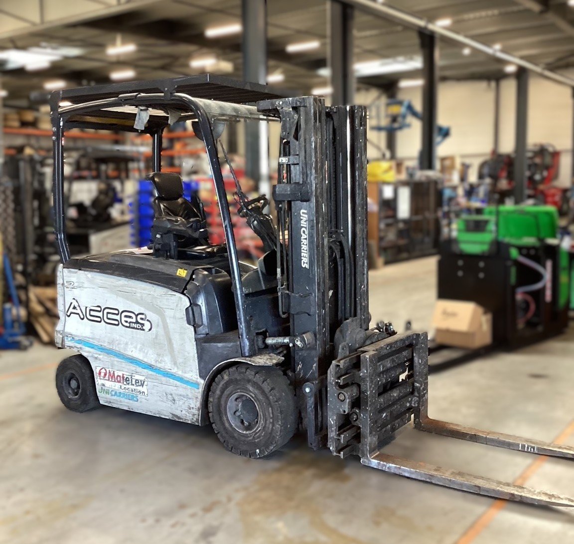 Chariot élévateur frontal UniCarriers MX25