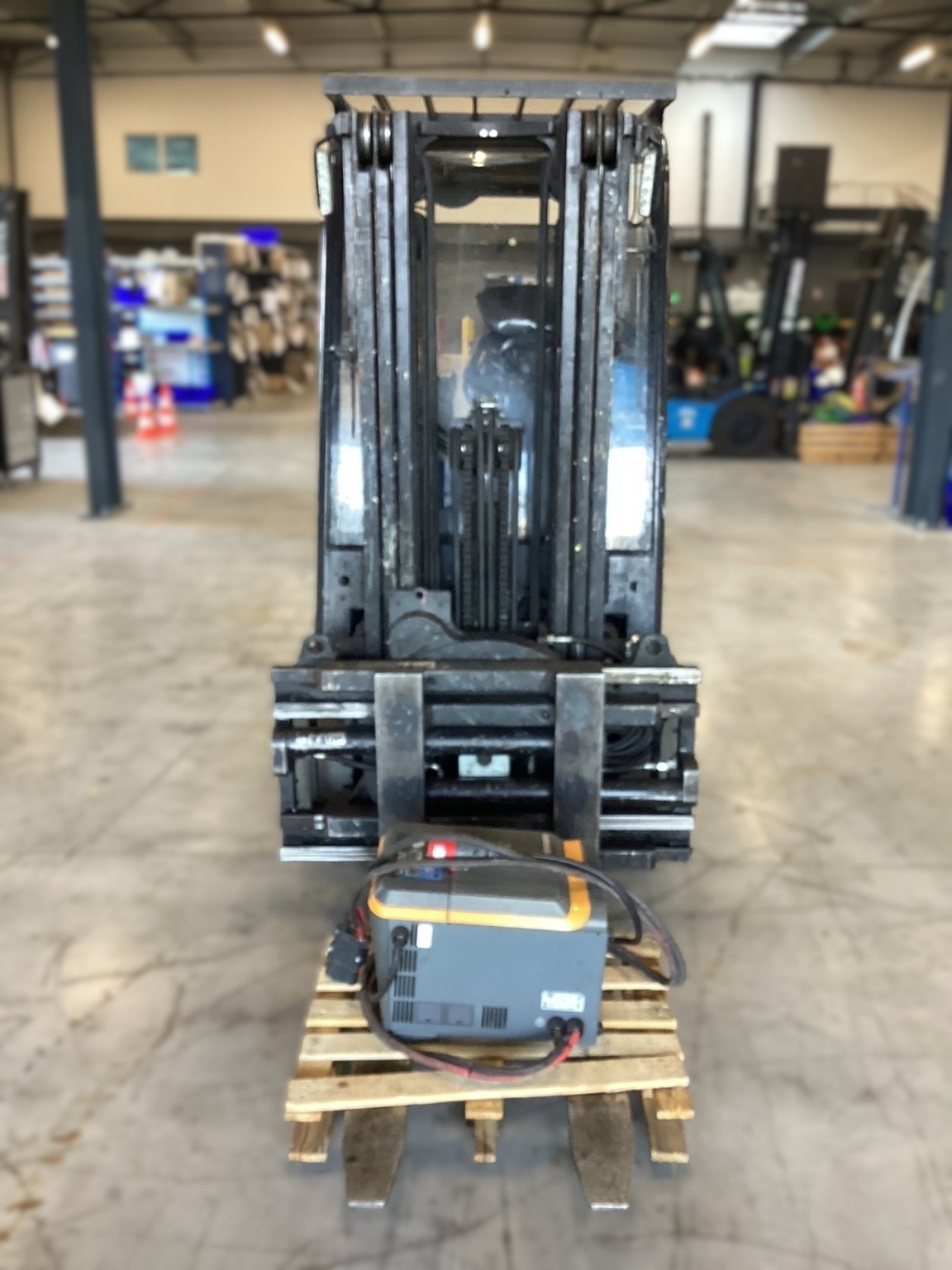 Chariot élévateur frontal UniCarriers MX25