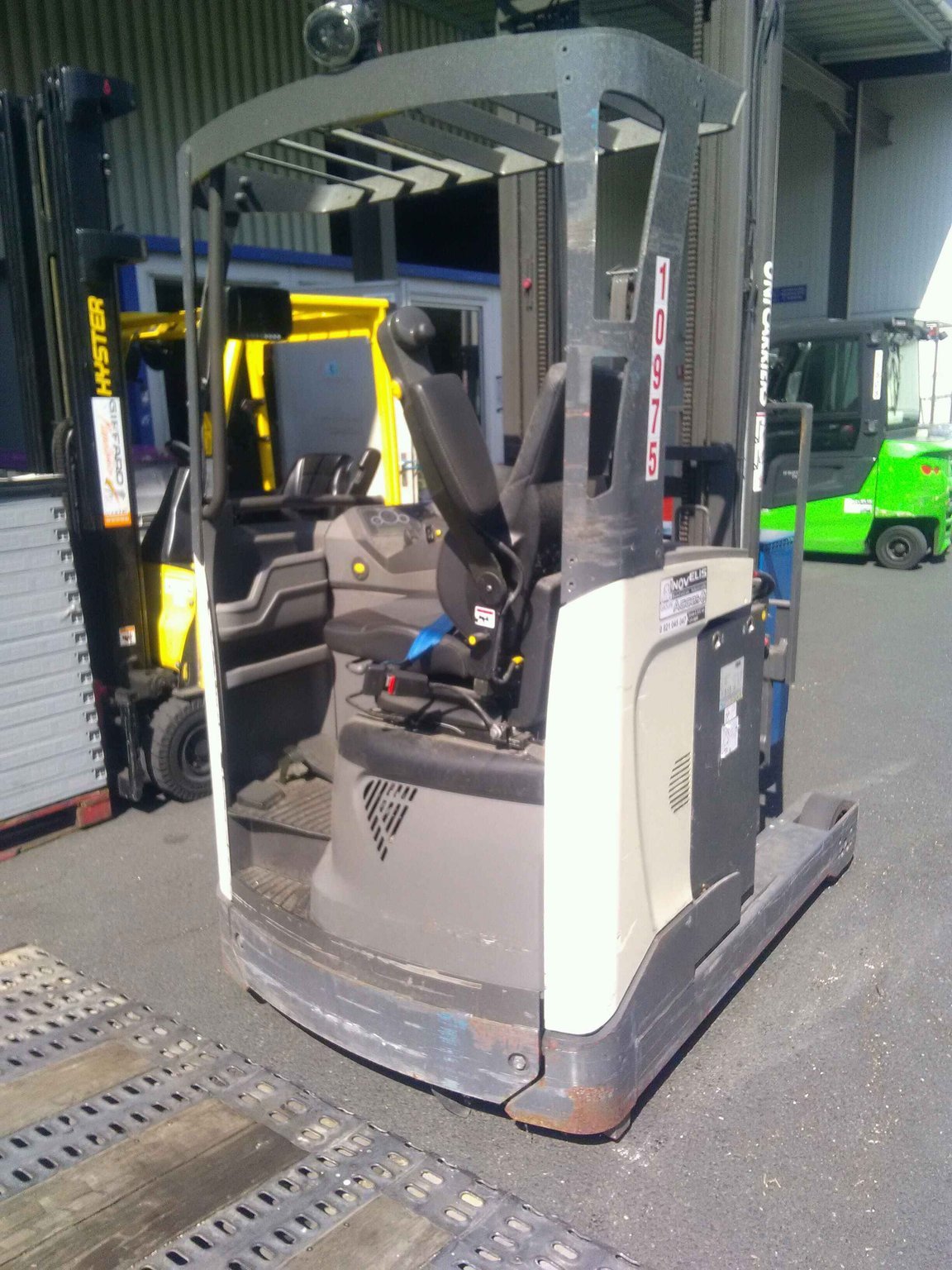 Chariot à mât rétractable - UMS200
