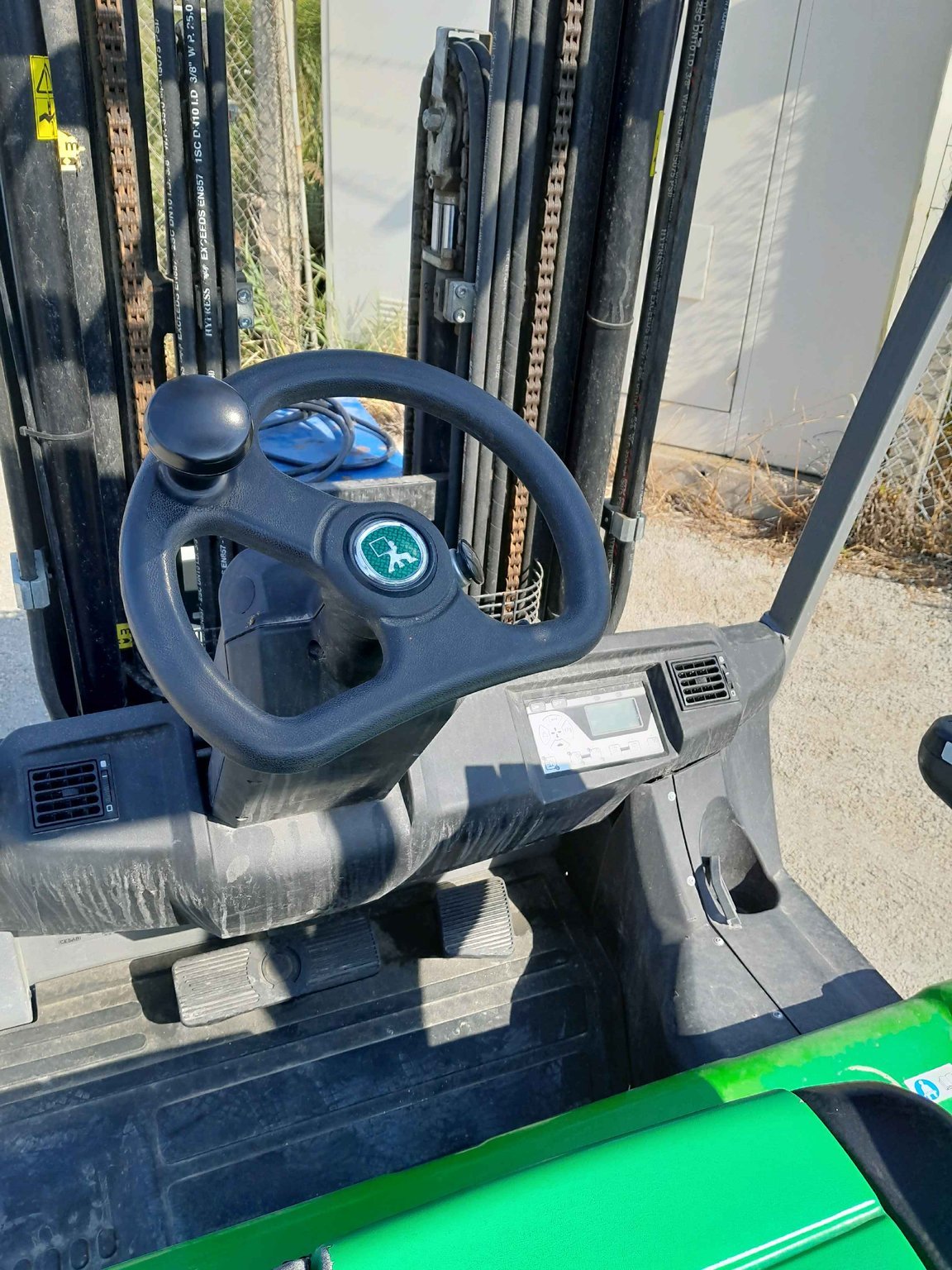 Chariot élévateur frontal CESAB B320