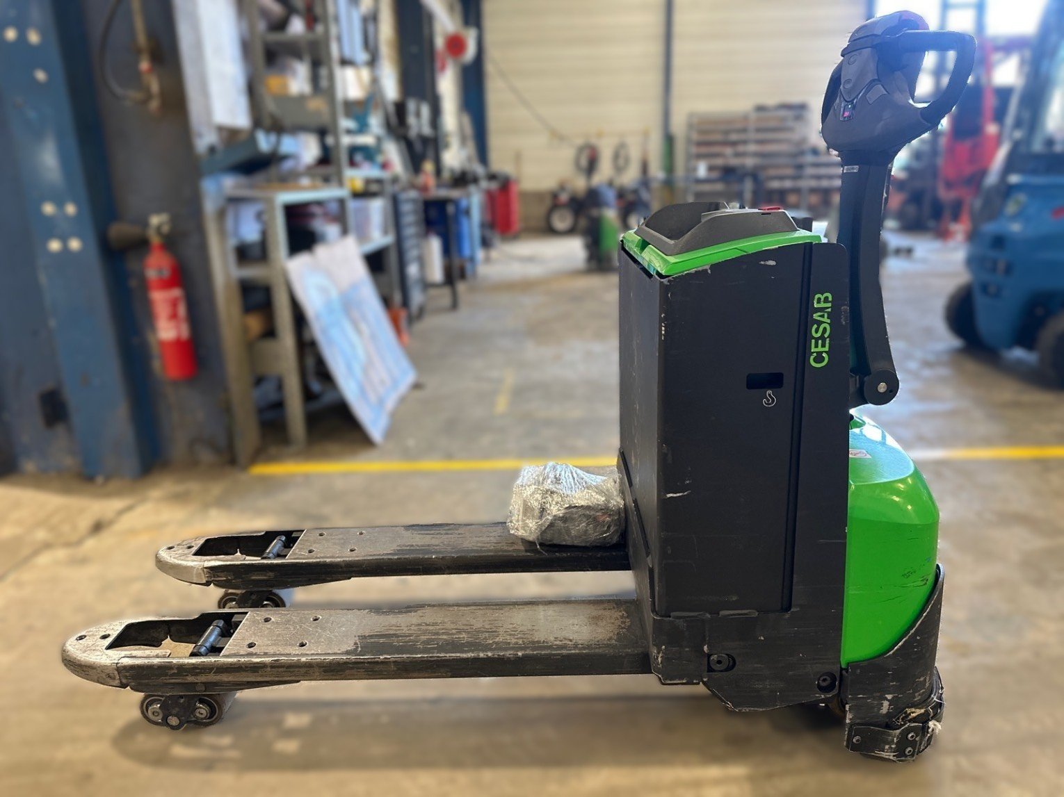 Transpalette électrique CESAB P225