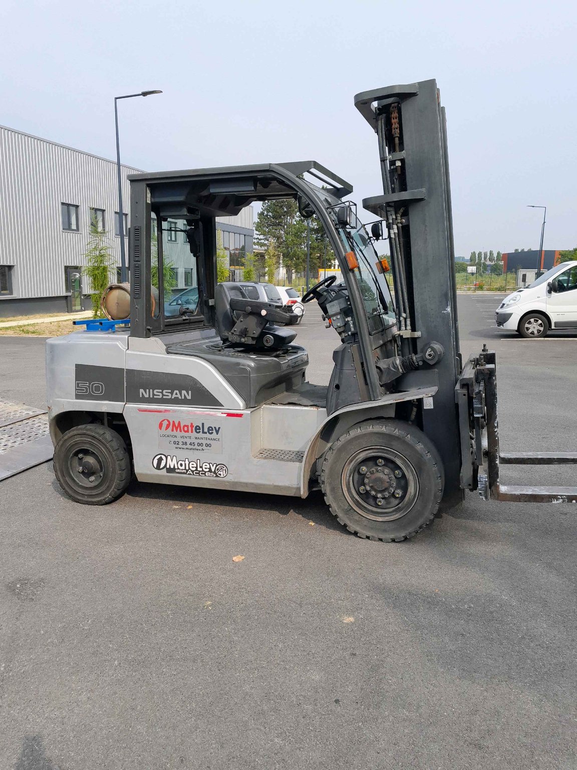 Chariot élévateur frontal Nissan JG1F4A50LY