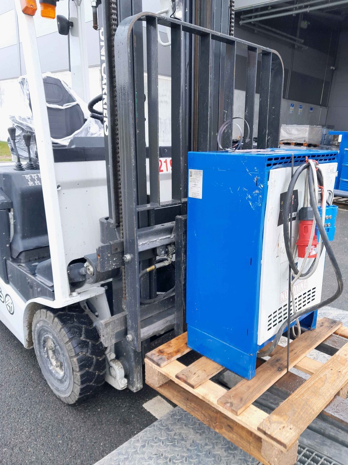 Chariot élévateur frontal UniCarriers TX3-15