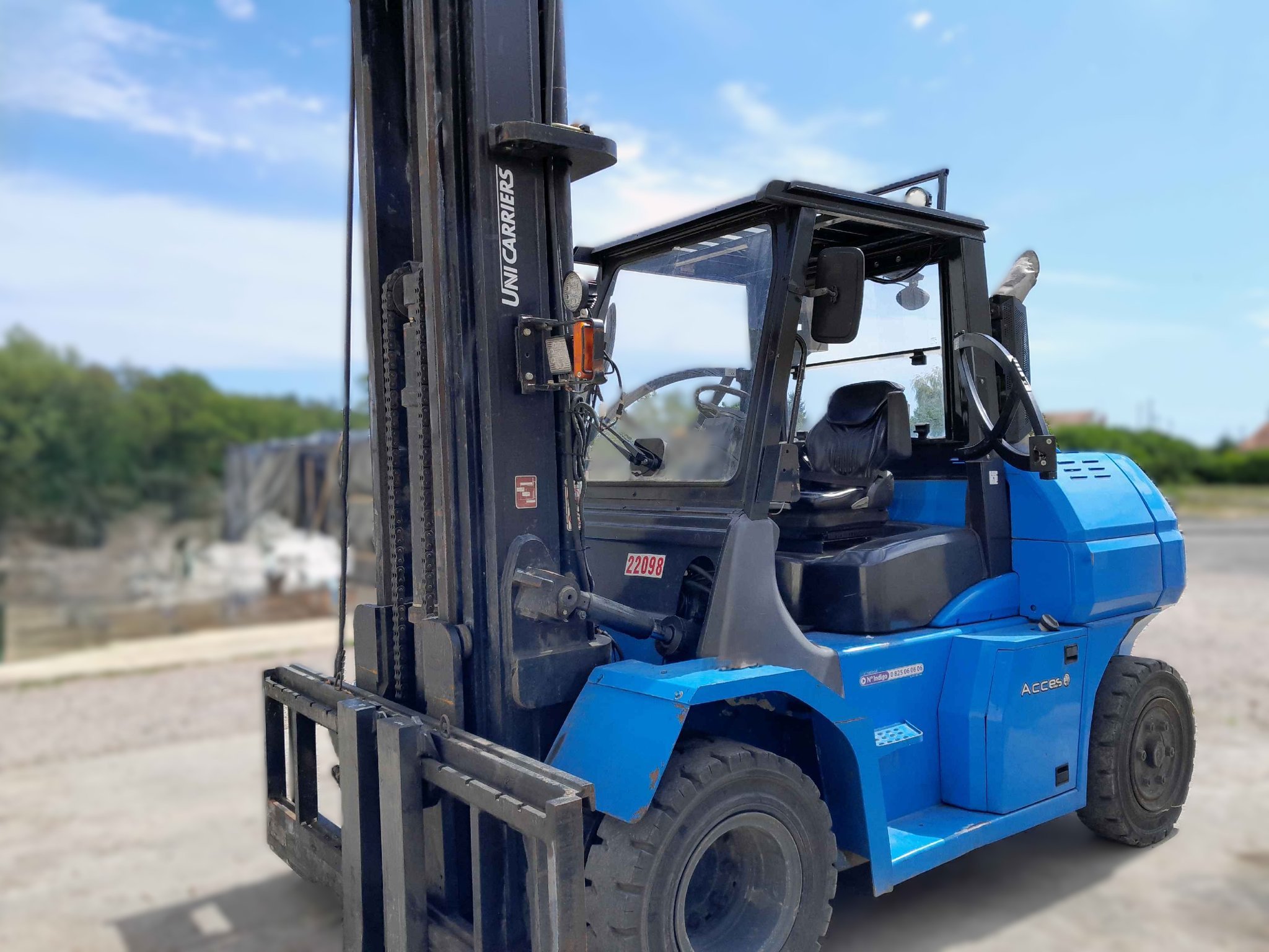 Chariot élévateur frontal UniCarriers FD70-3