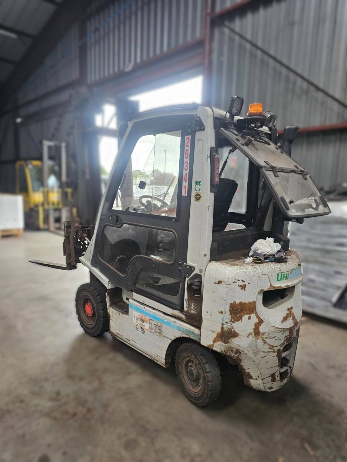 Chariot élévateur frontal UniCarriers DX18D