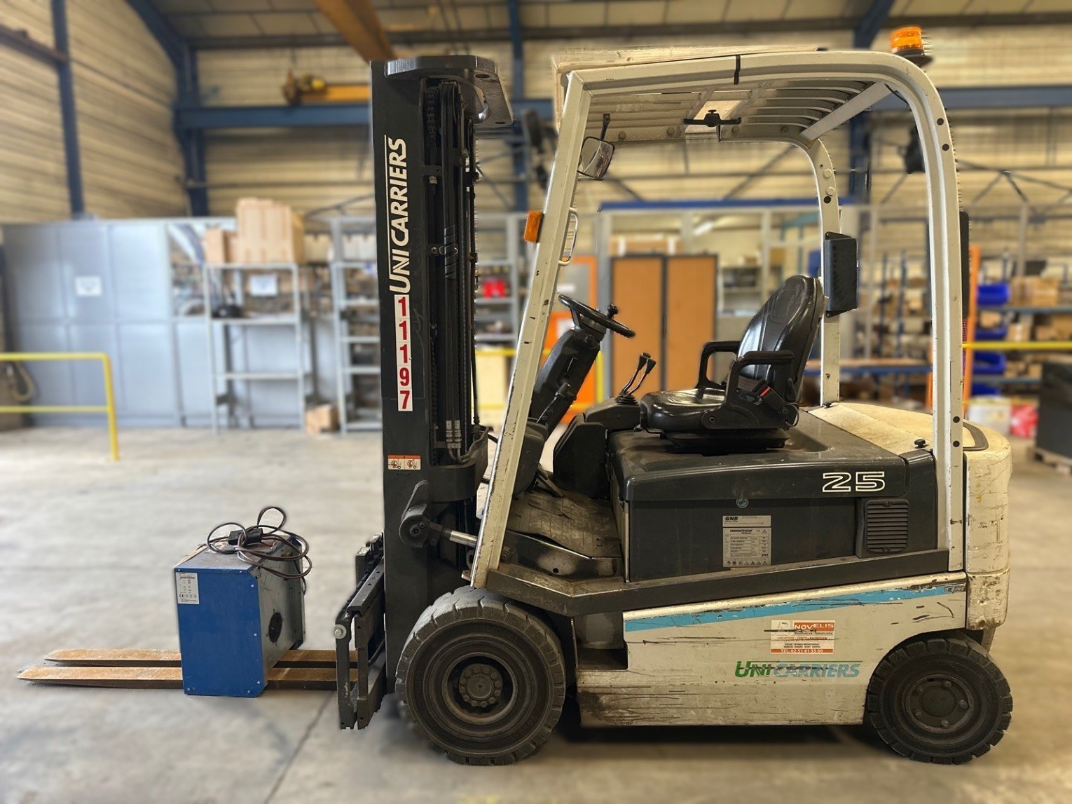 Chariot élévateur frontal UniCarriers QX2-25