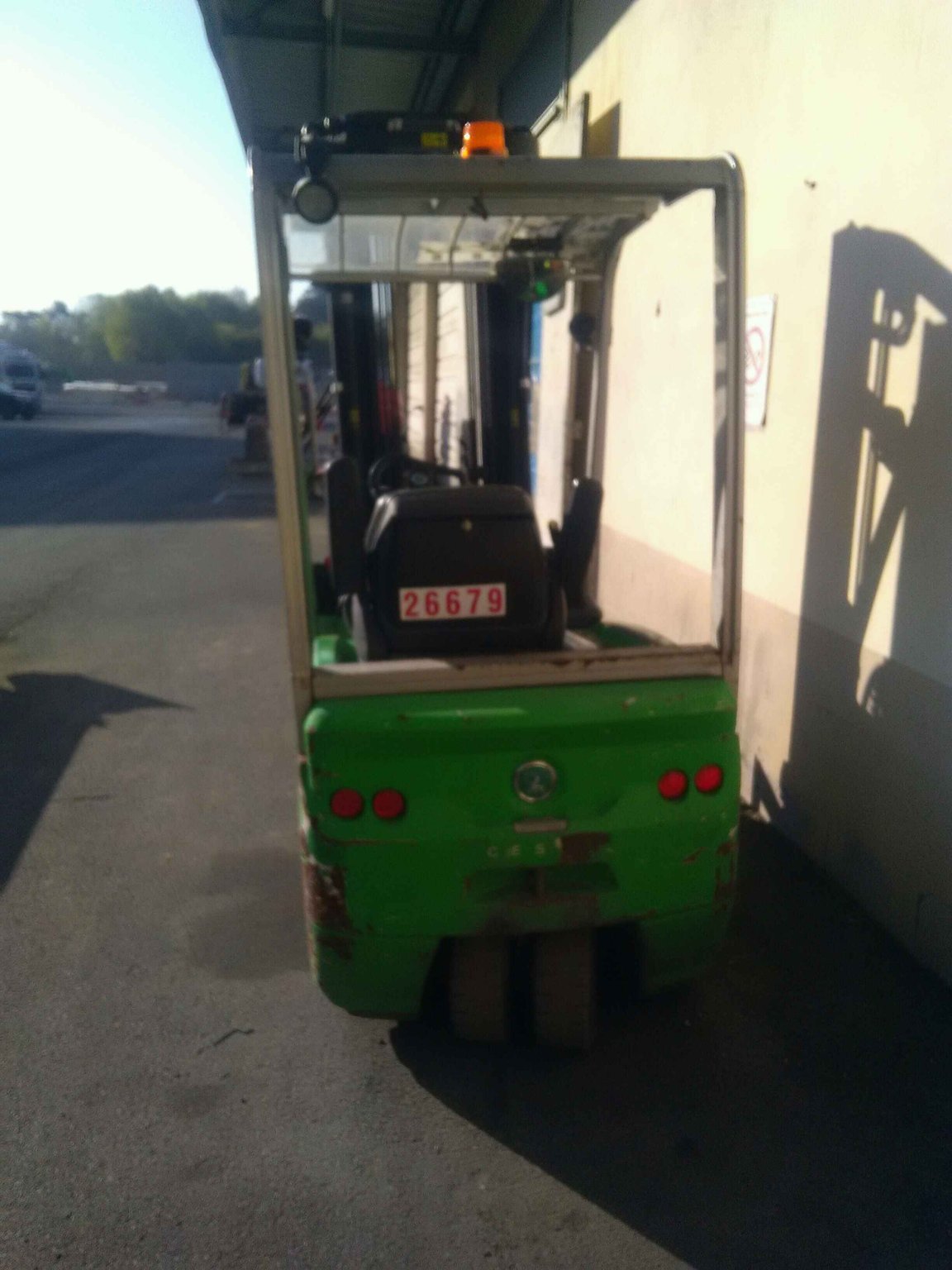 Chariot élévateur frontal CESAB B318