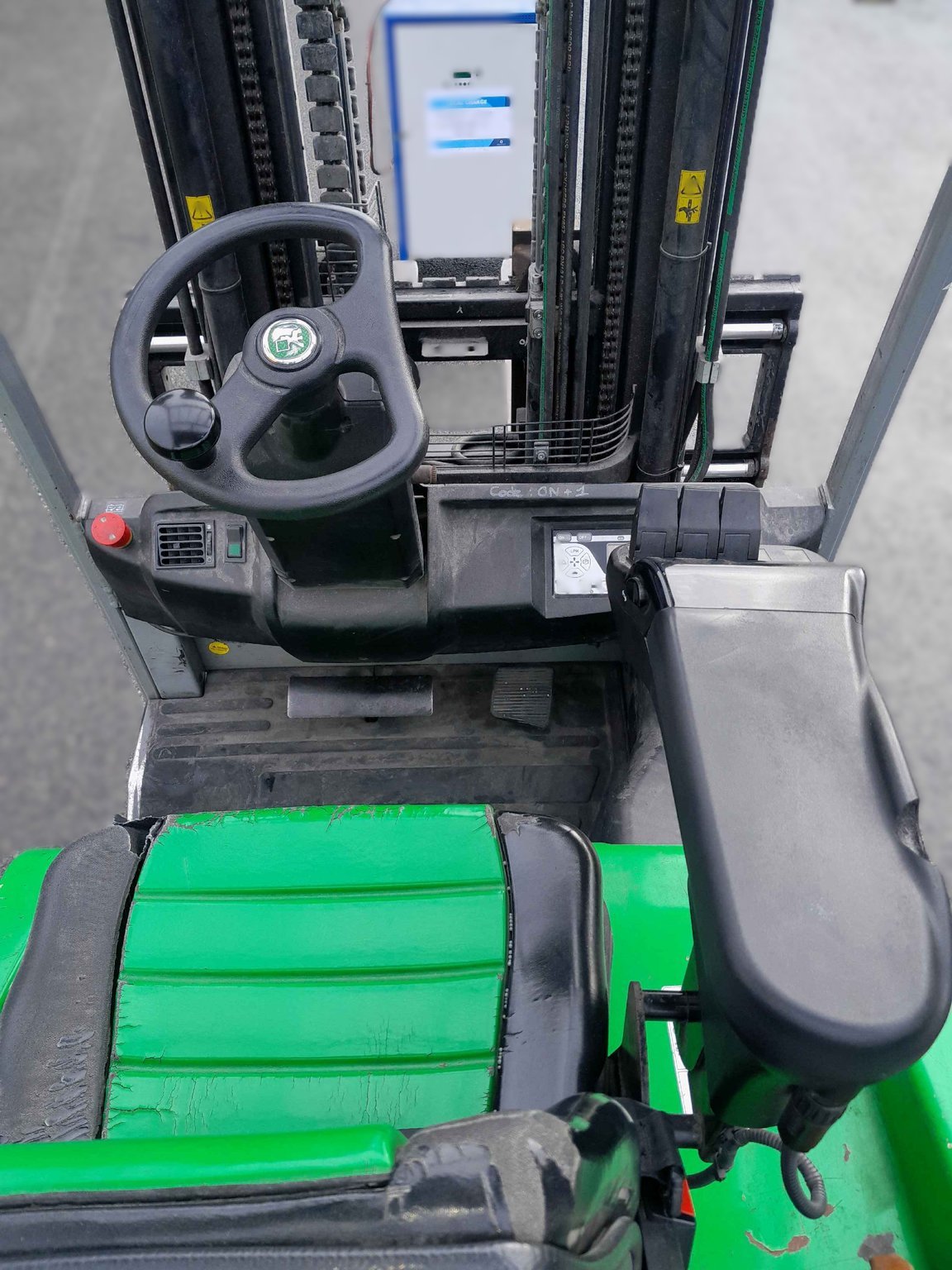 Chariot élévateur frontal CESAB B315