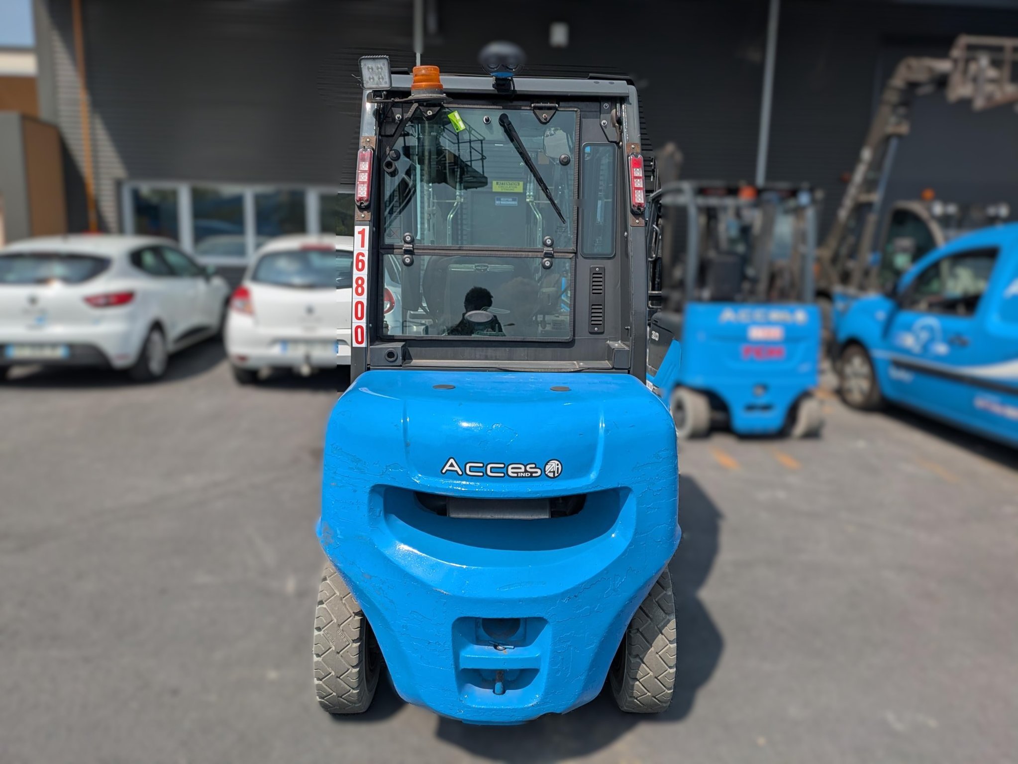 Chariot élévateur frontal TCM FD30