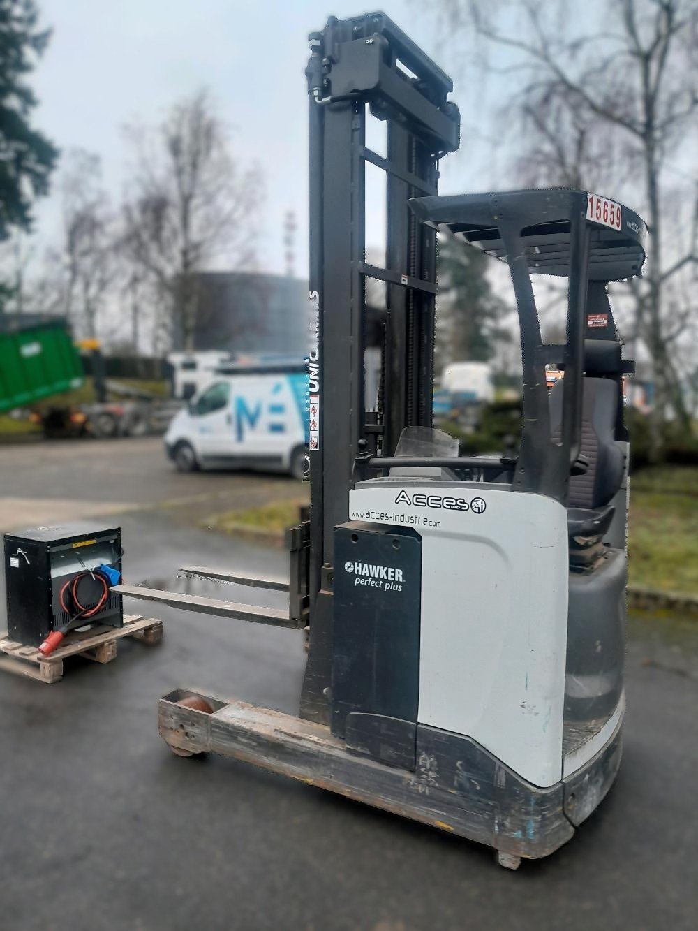 Chariot à mât rétractable - UMS160