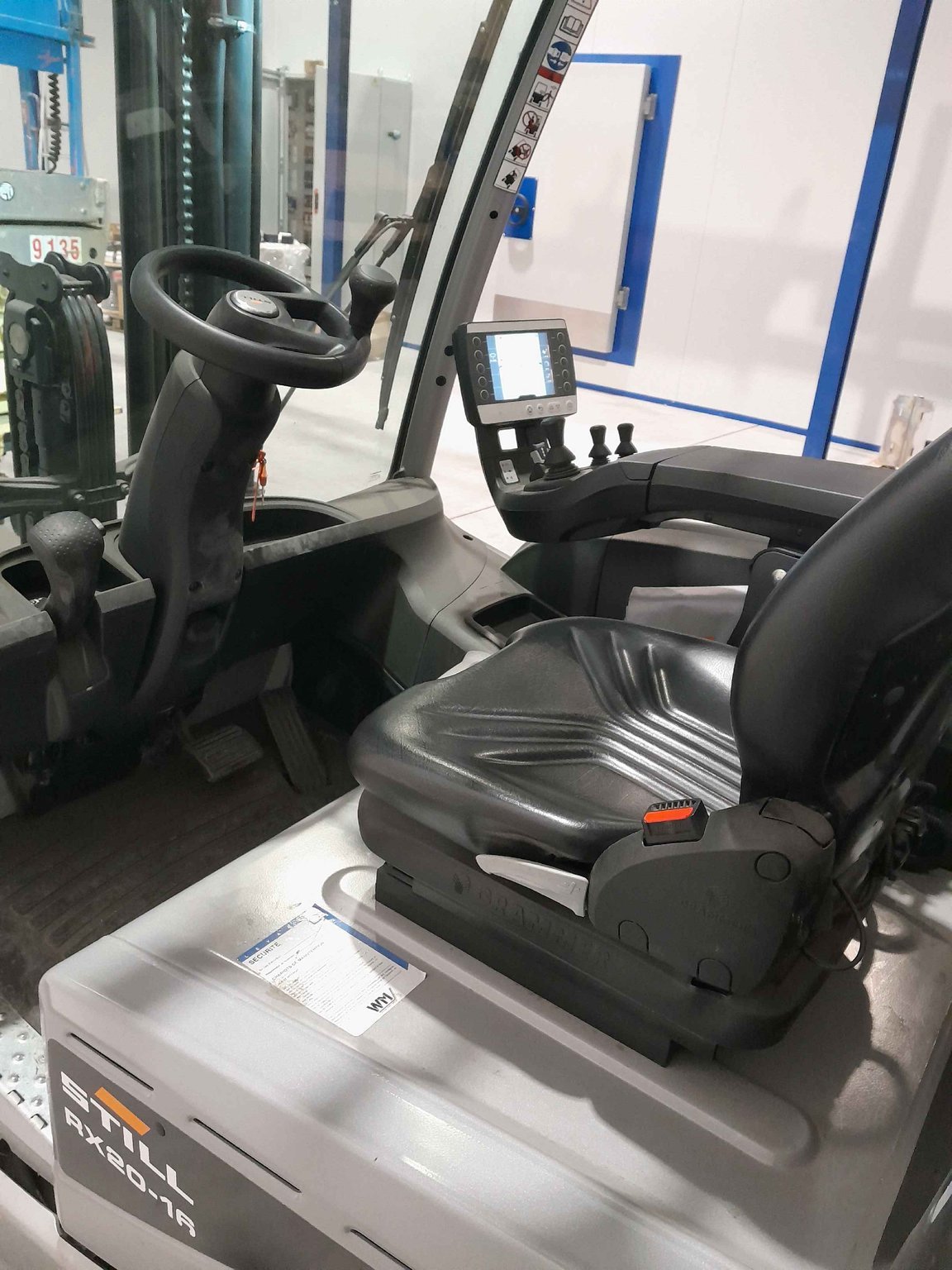 Chariot élévateur frontal STILL RX20-16