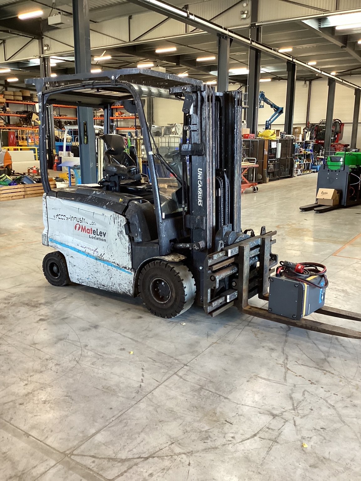 Chariot élévateur frontal UniCarriers MX25