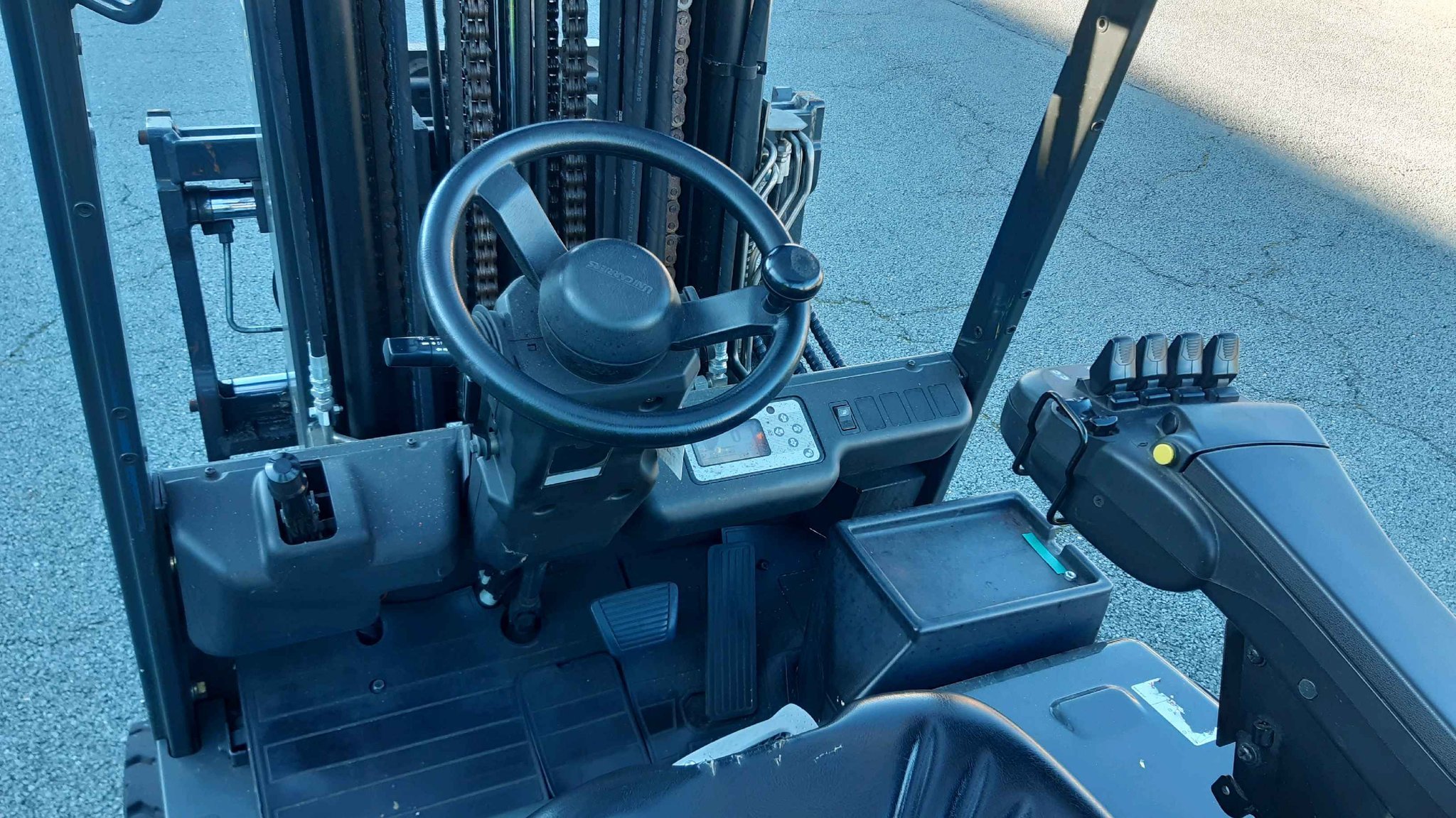 Chariot élévateur frontal UniCarriers QX2-30
