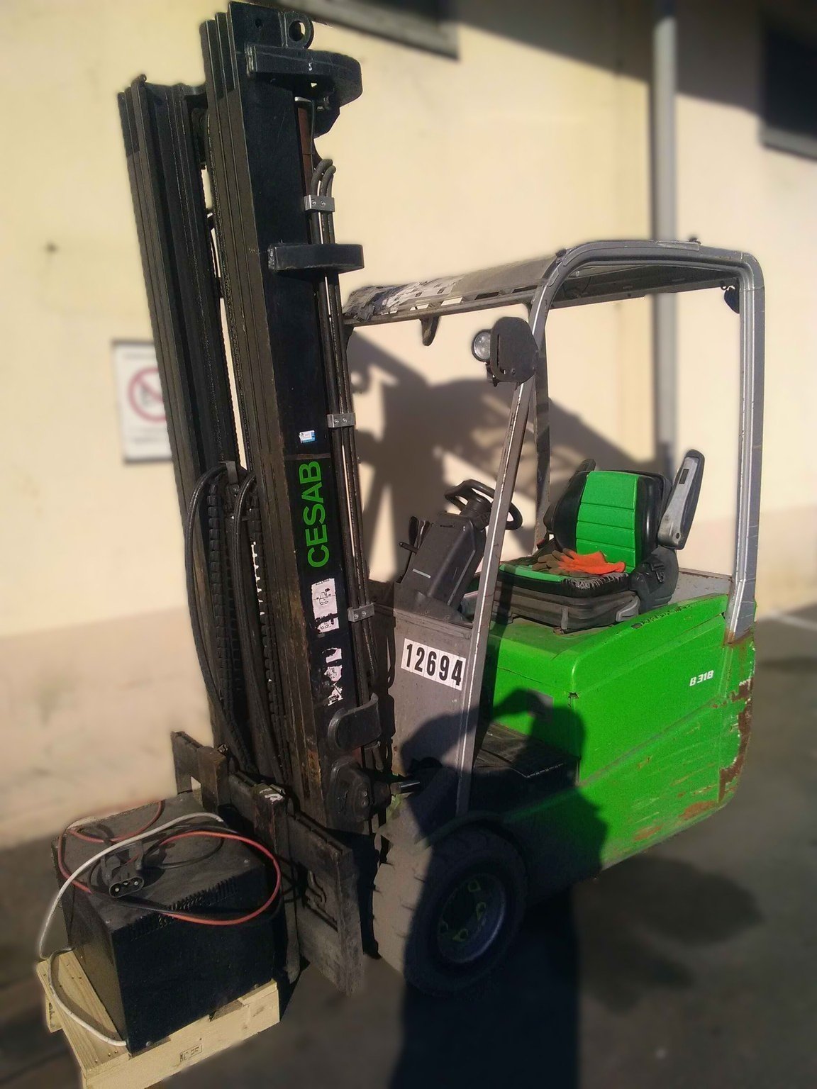 Chariot élévateur frontal CESAB B318