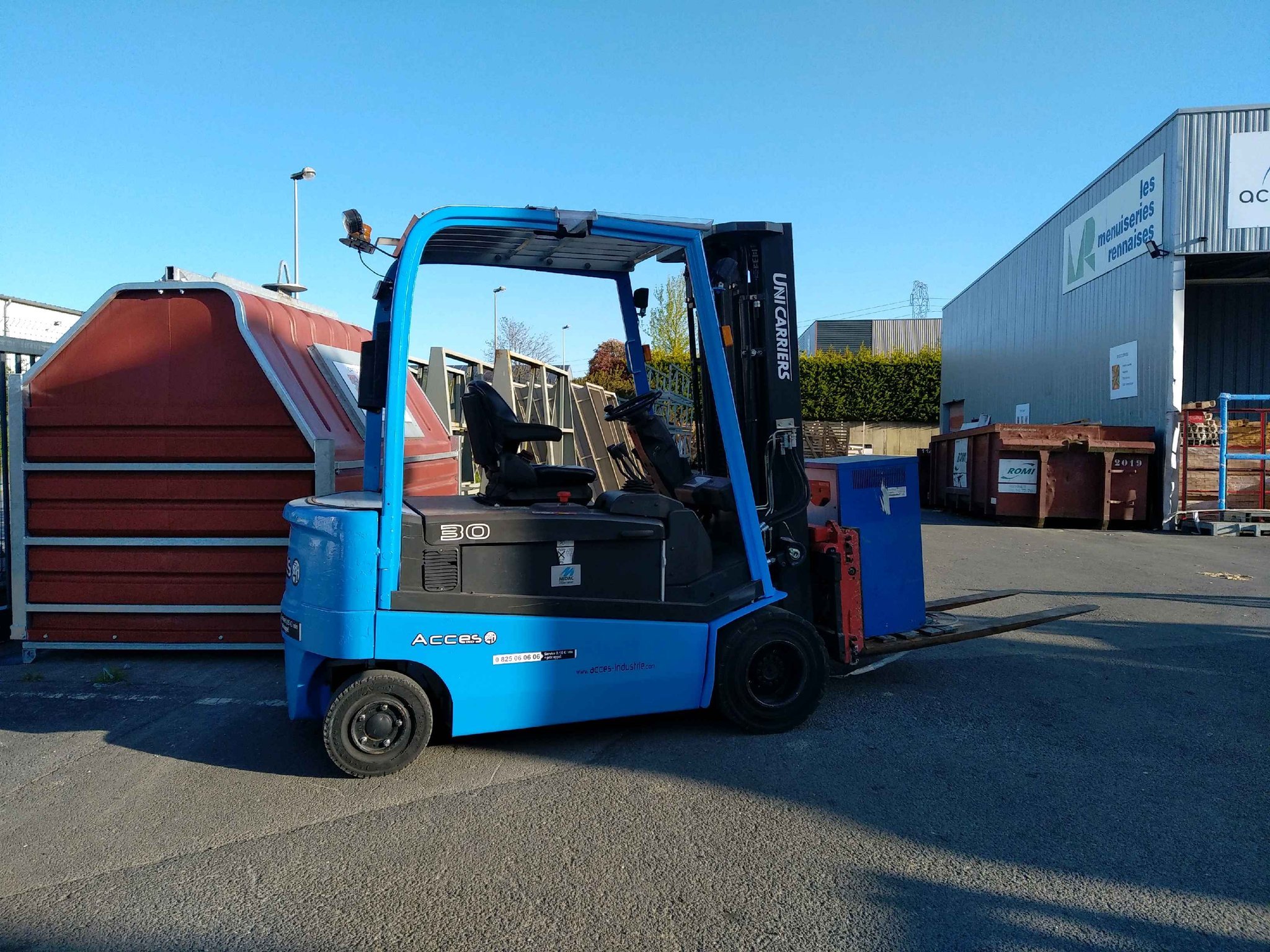 Chariot élévateur frontal UniCarriers QX2-30H