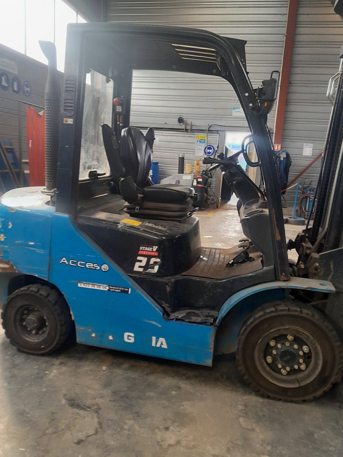 Chariot élévateur frontal - XF25D