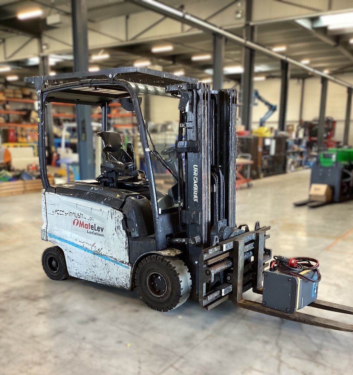 Chariot élévateur frontal UniCarriers MX25