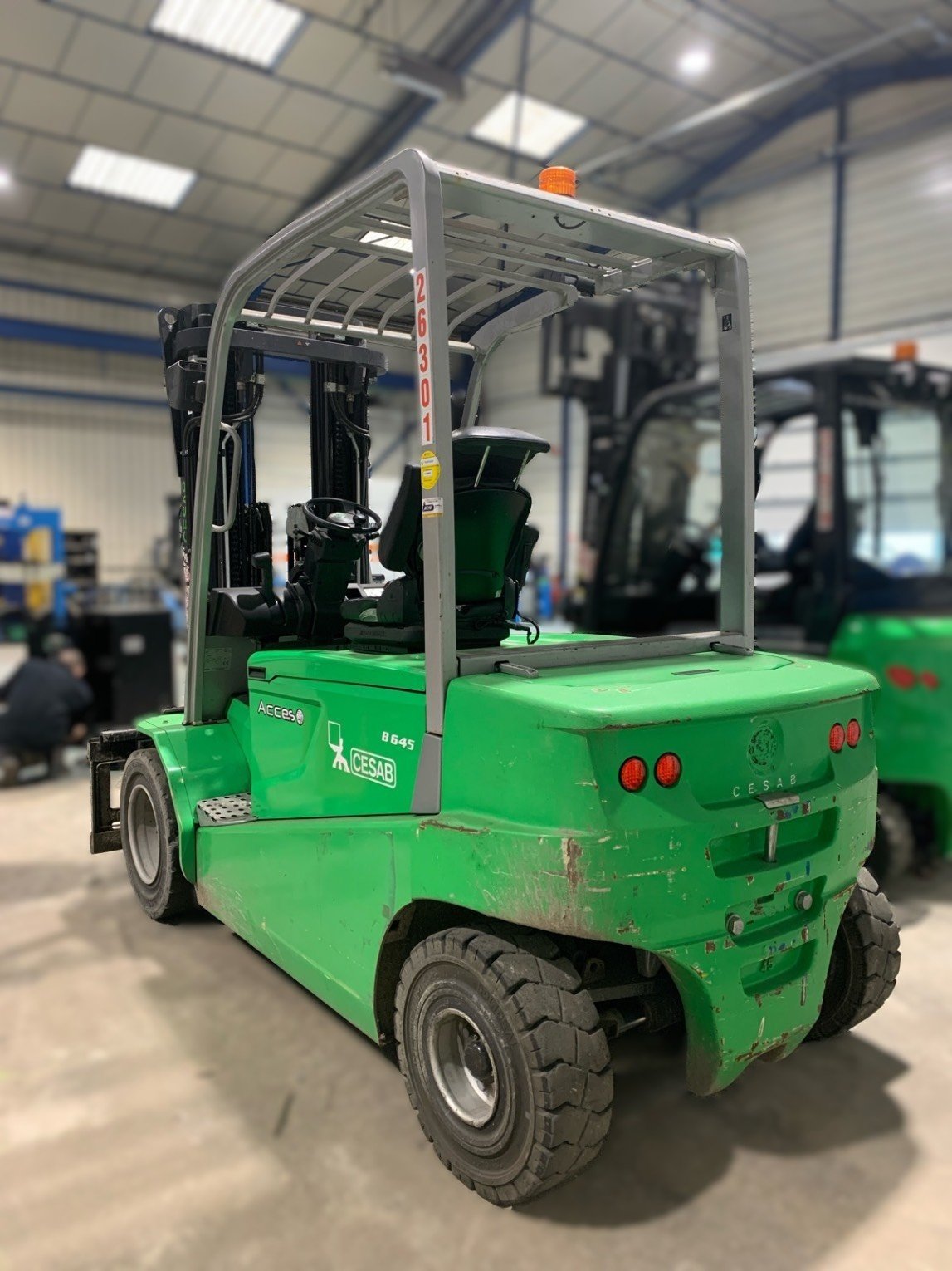 Chariot élévateur frontal CESAB B645