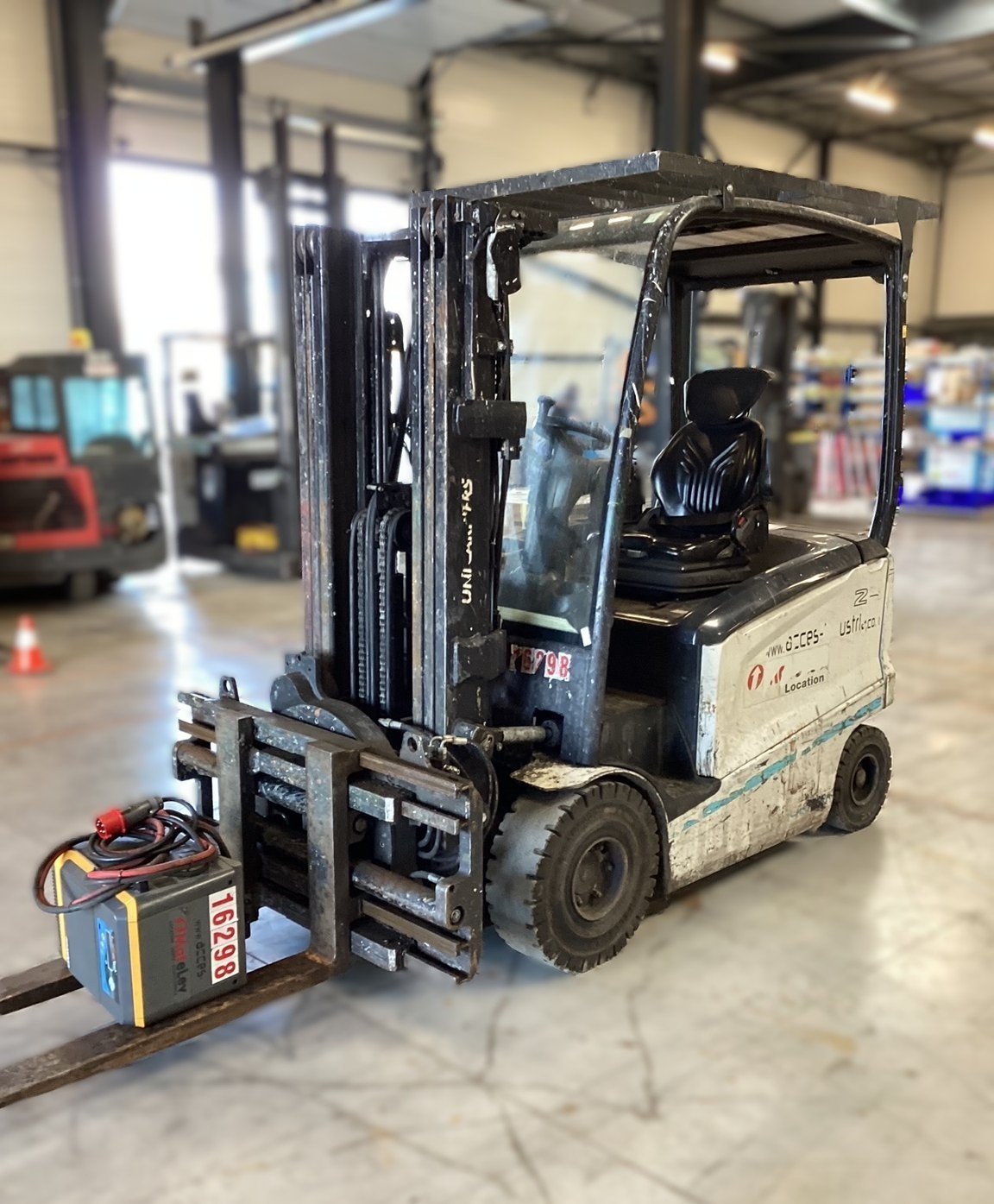 Chariot élévateur frontal UniCarriers MX25