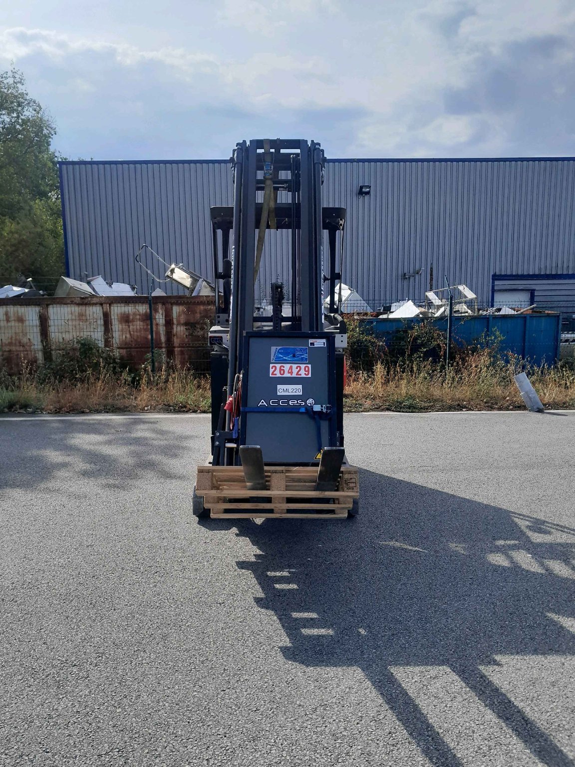 Chariot à mât rétractable UniCarriers ULS140