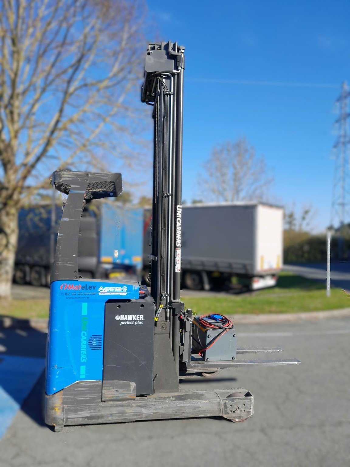 Chariot à mât rétractable UniCarriers UMS160