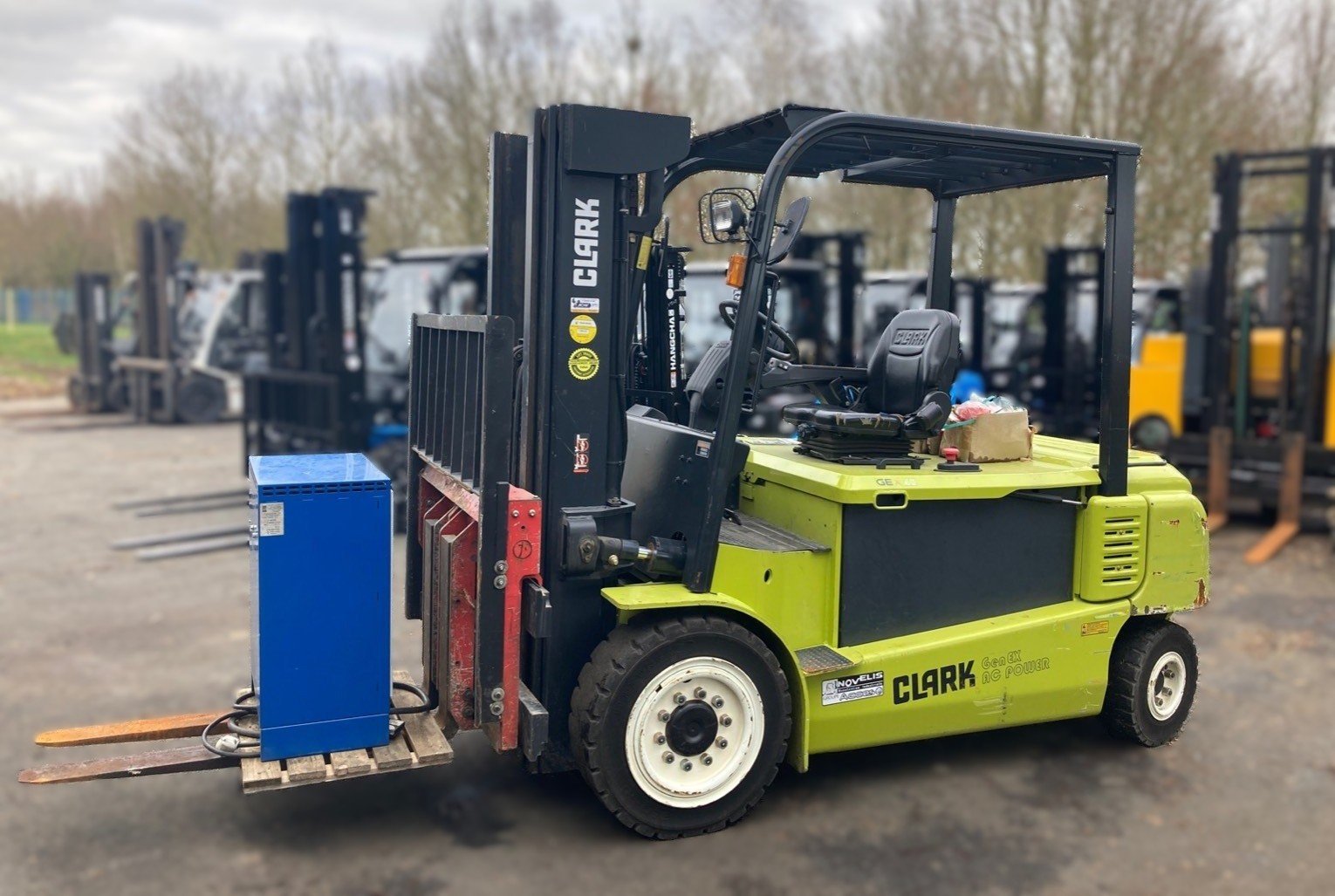 Chariot élévateur frontal Clark GEX40